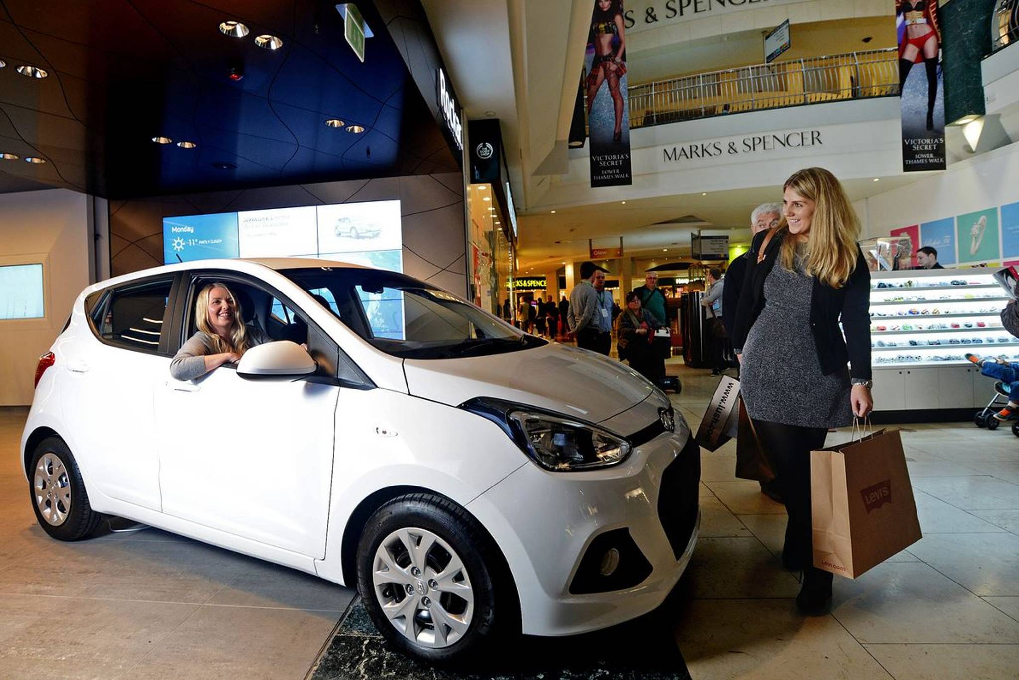 Hyundai opens the UK’s first digital dealership