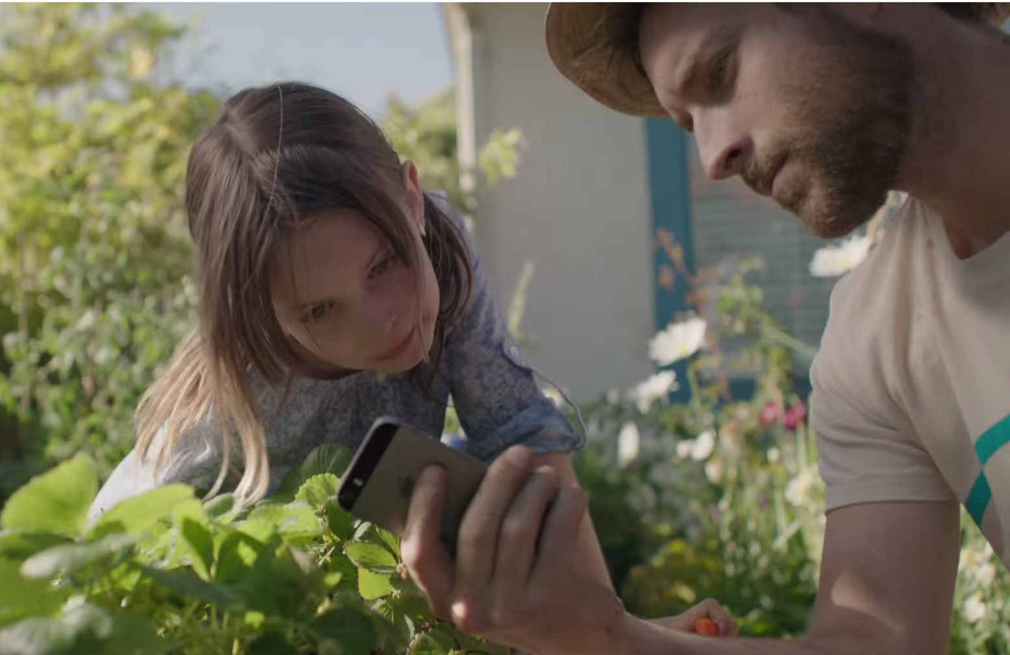Apple's advert appeals to 'drone parents'