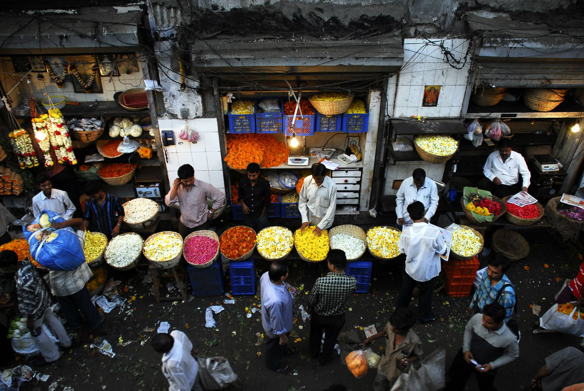 Why do Indians prefer the local grocer?