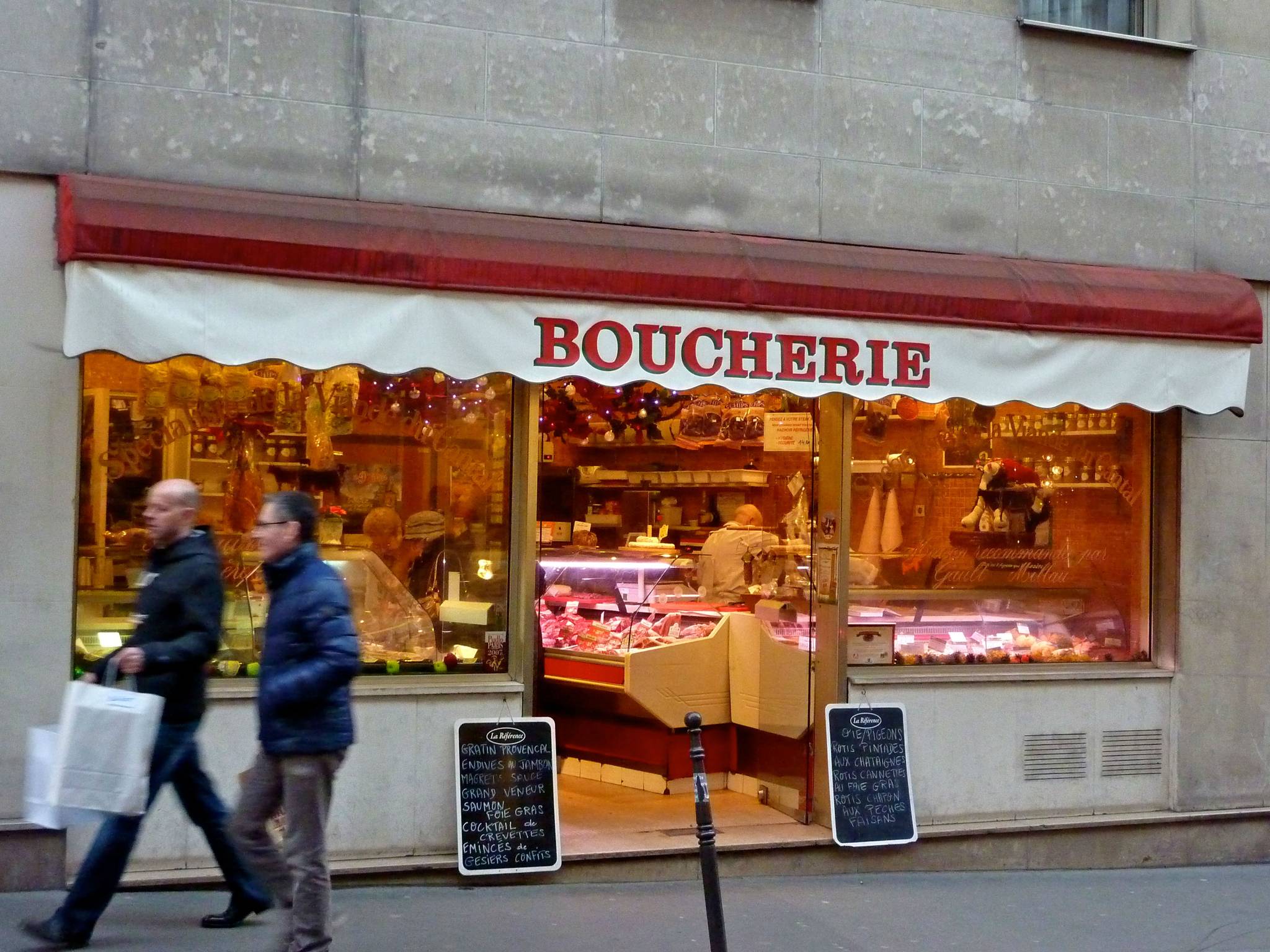 A vending machine in Paris dispenses fresh meat