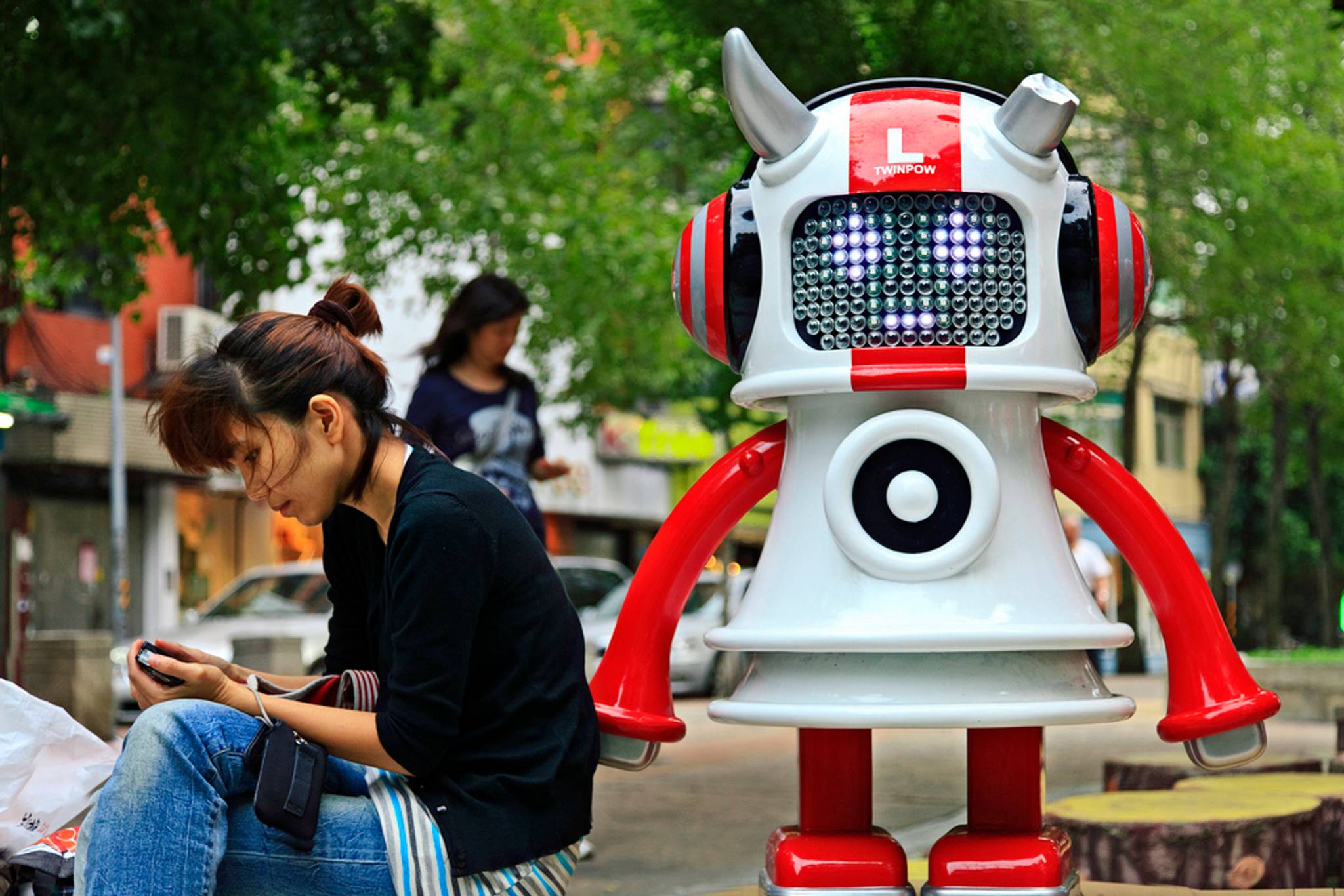 People empathise with robots as much as humans