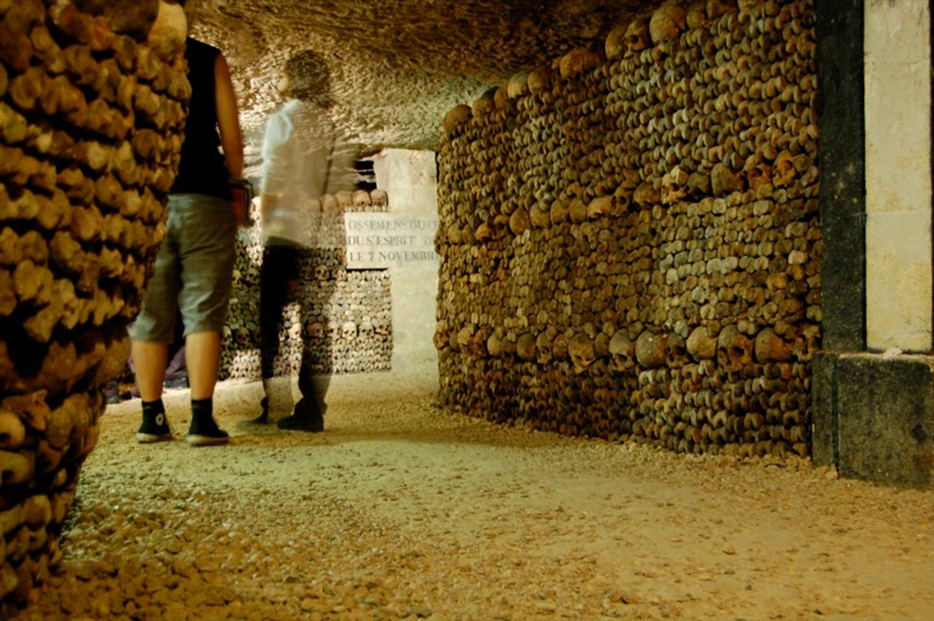 A Halloween experience in the Paris Catacombs