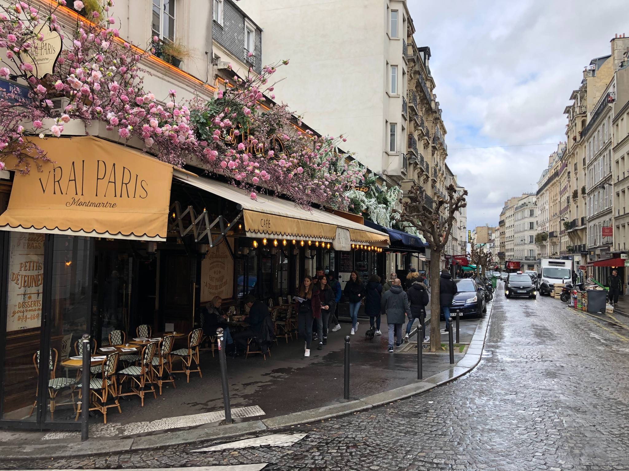 ‘Paris by Emily’ trips immerses fans into Netflix show