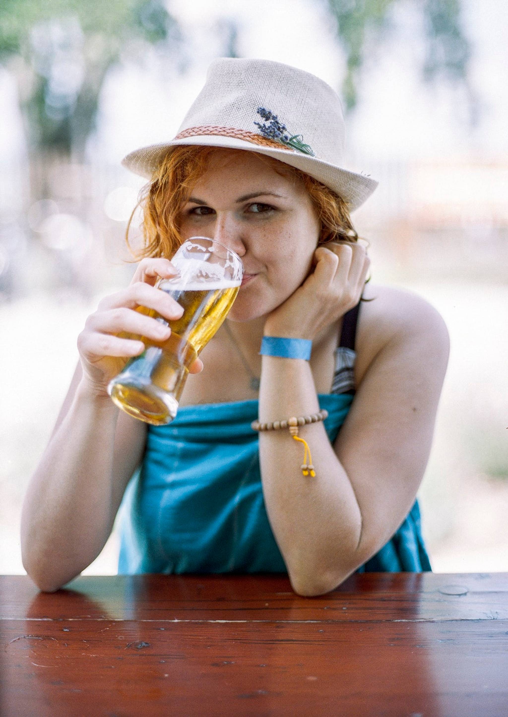 Americans are split on whether boozing is healthy