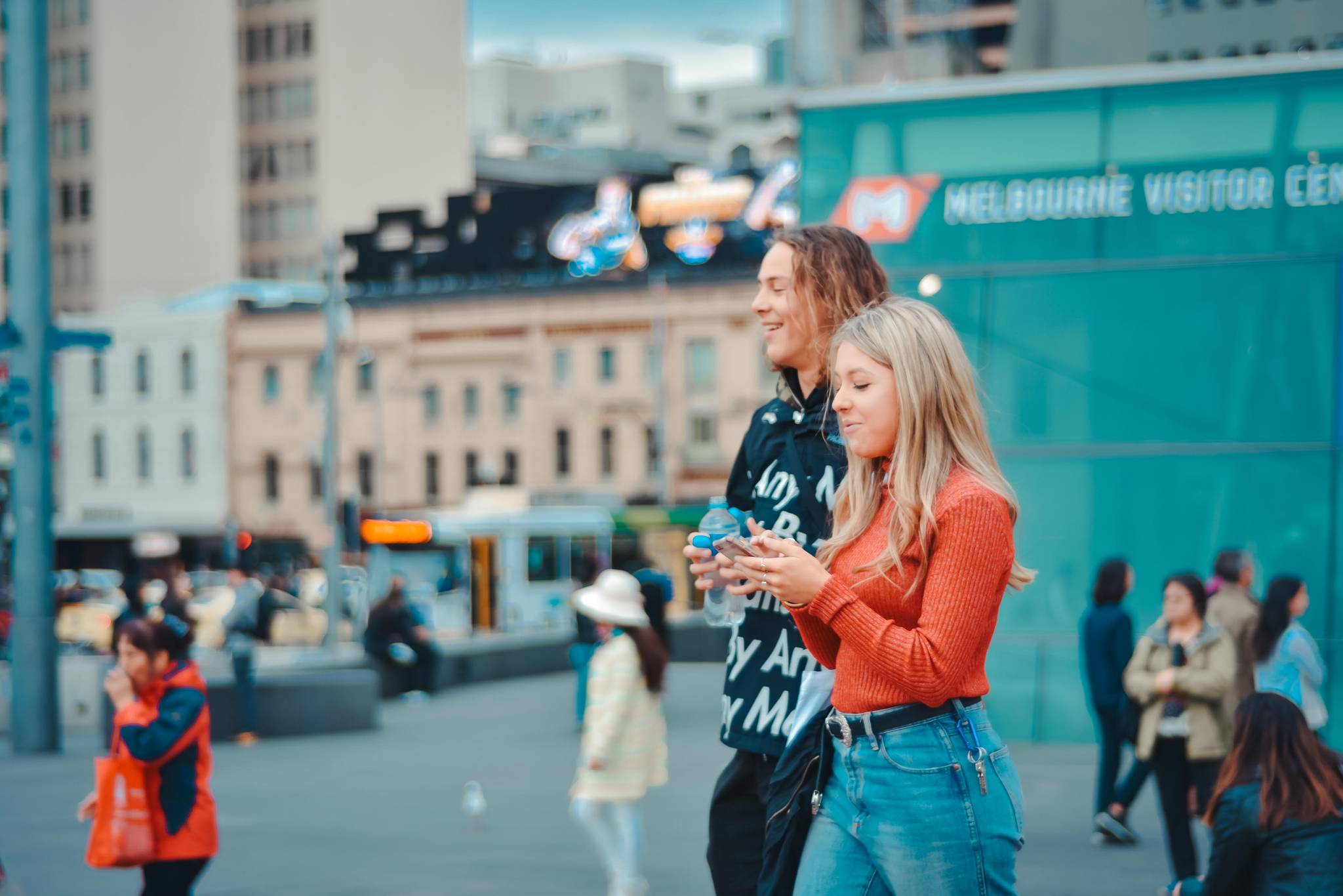 Aussies favour personal shopping over AI