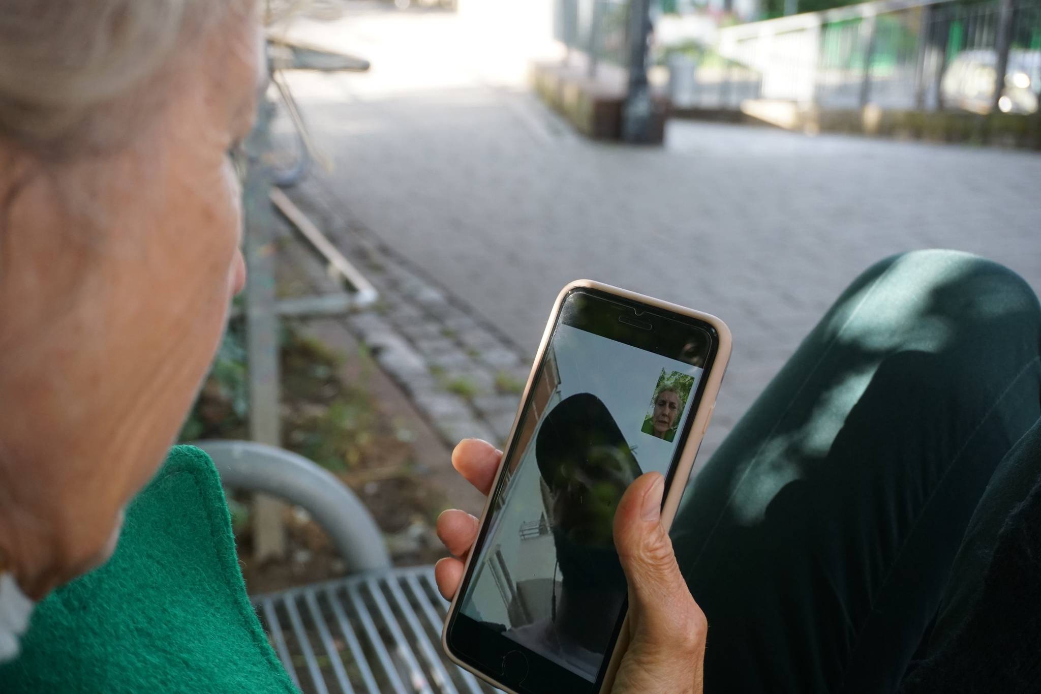 Study finds tech increases loneliness in Older Adults