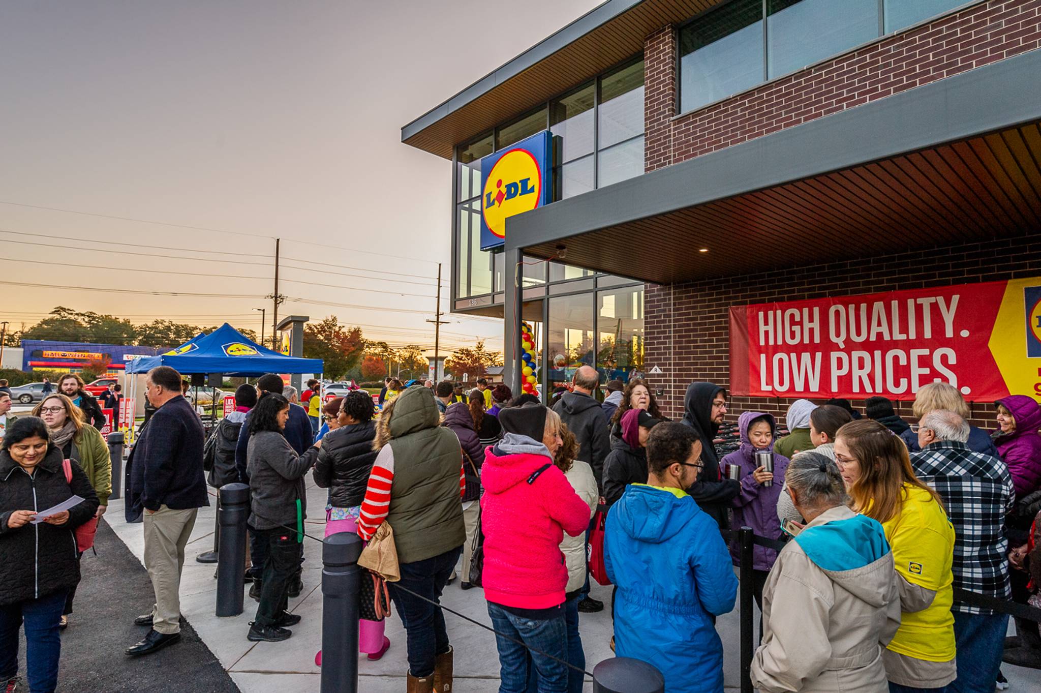 Lidl: a low-cost, high-trust supermarket challenger