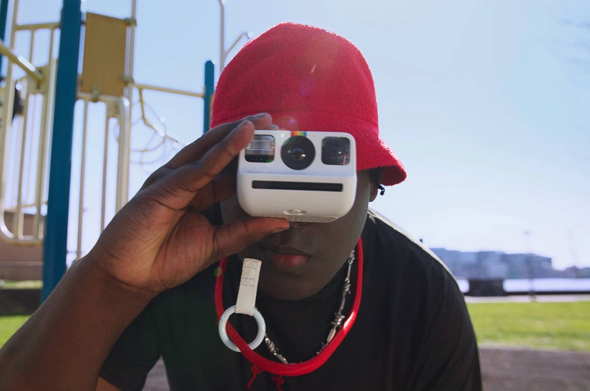 Mini Polaroid camera brings retro allure to selfies