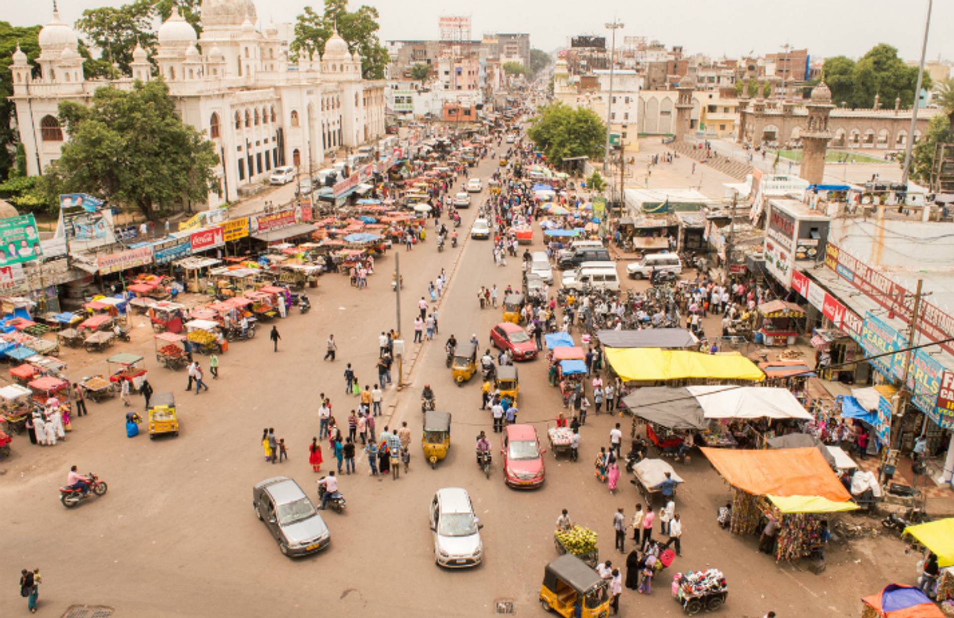 India aims to tackle pollution with electric cabs