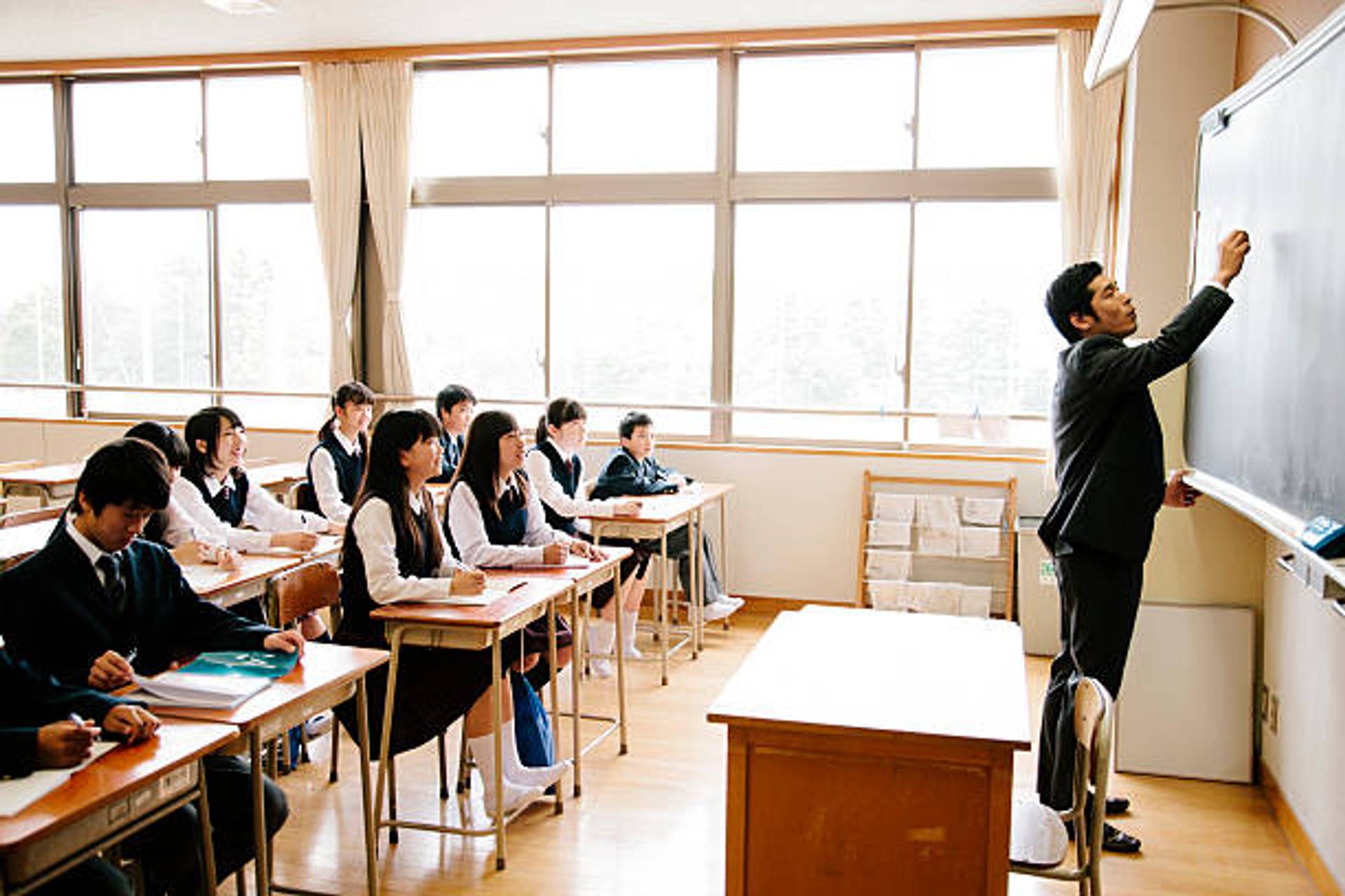 Tokyo woos teachers by addressing incentive gap