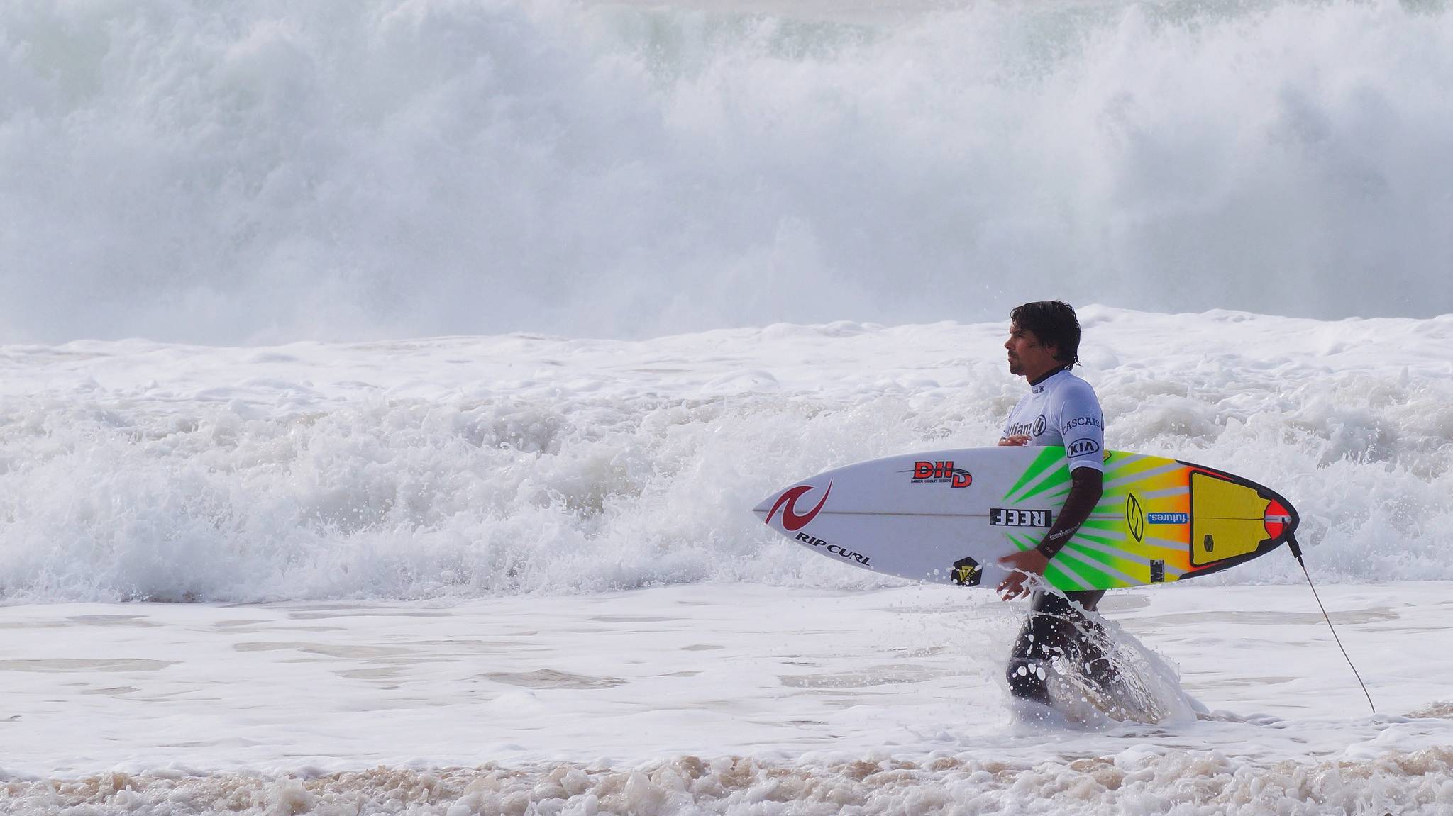 Young Chilean bankers are surfing instead of golfing