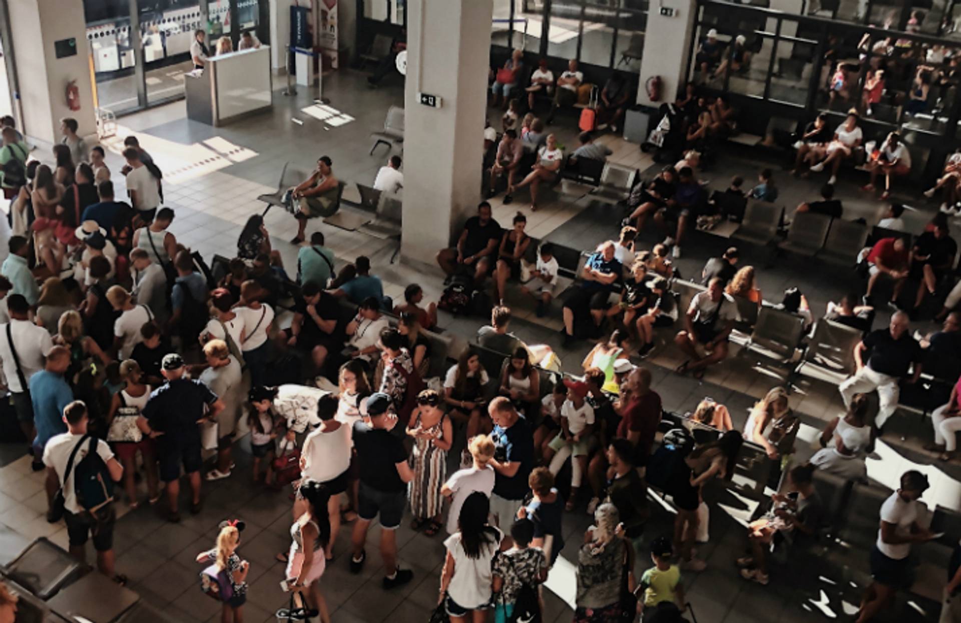 Delta's personalized signs enhance airport experience