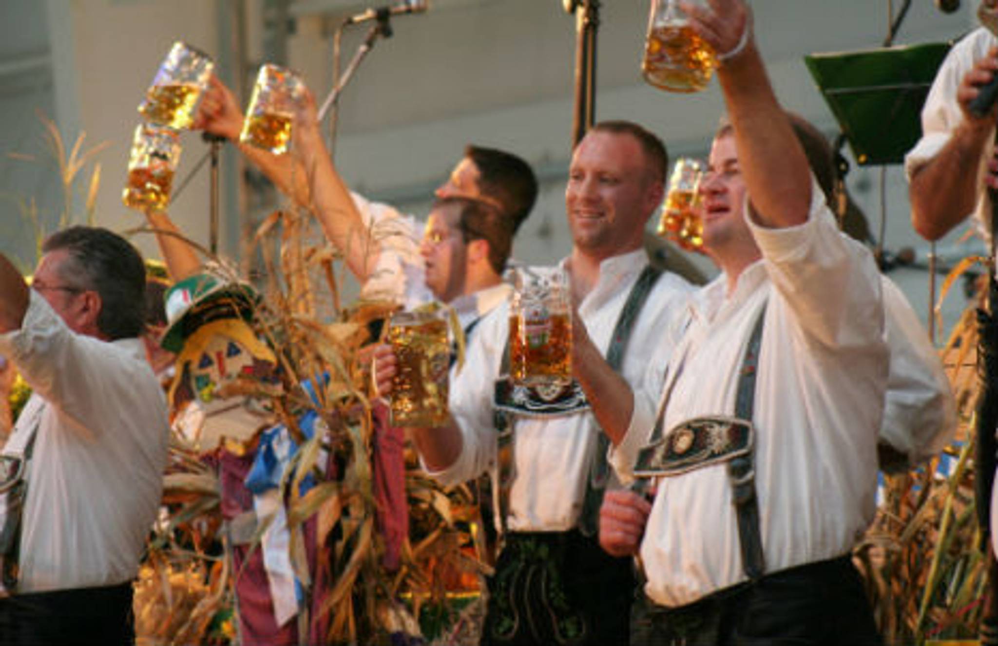Are Germans still boozing with a bierkrug?