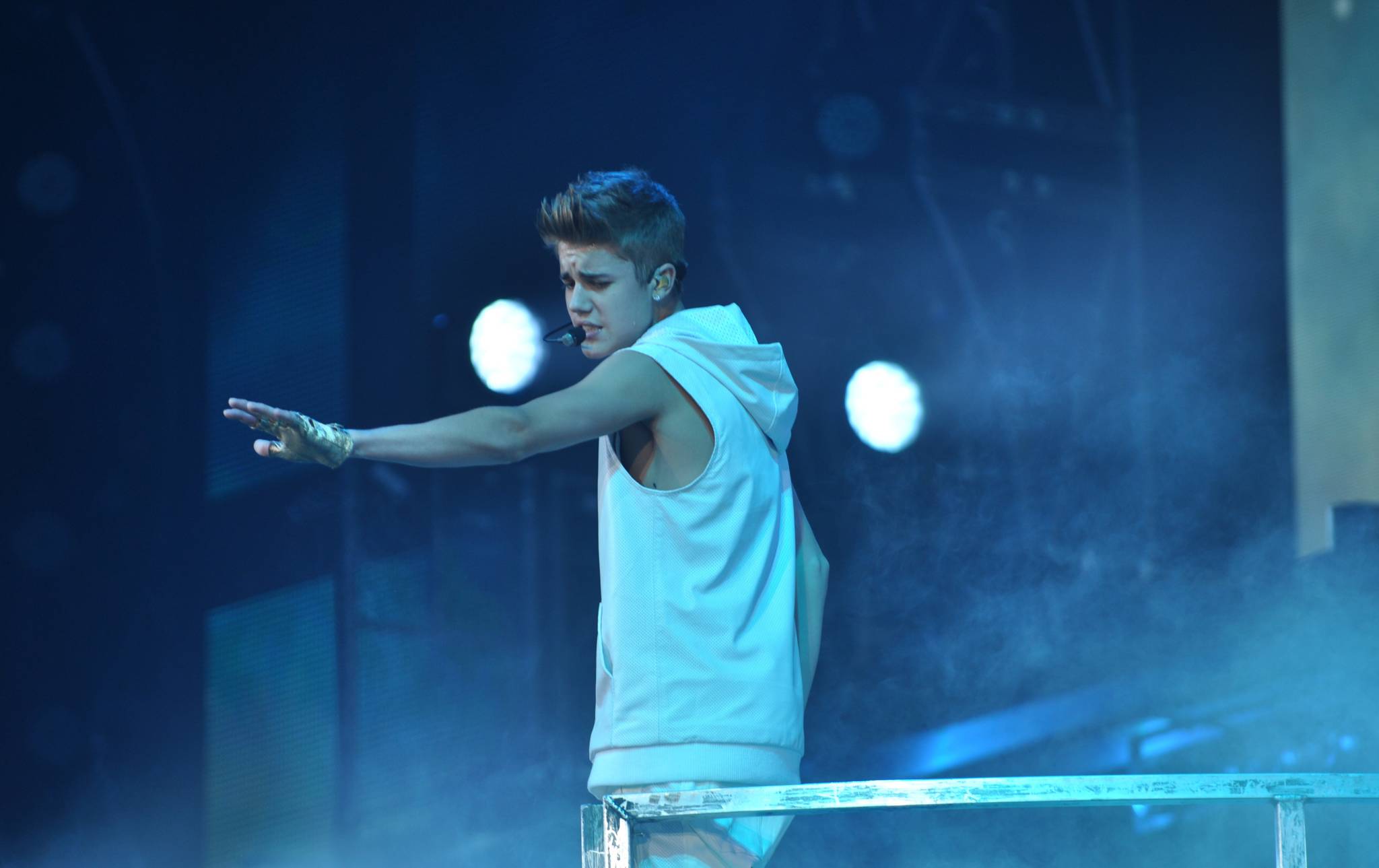 Beijing bans Justin Bieber to purify the arts