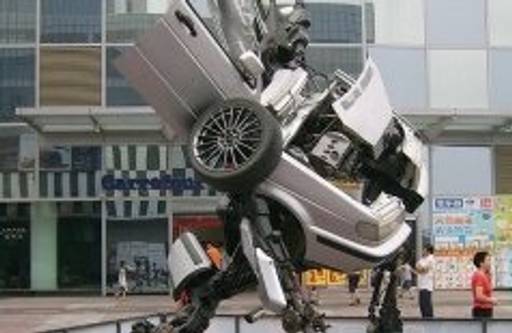 Life-sized Volkswagen Passat Transformer