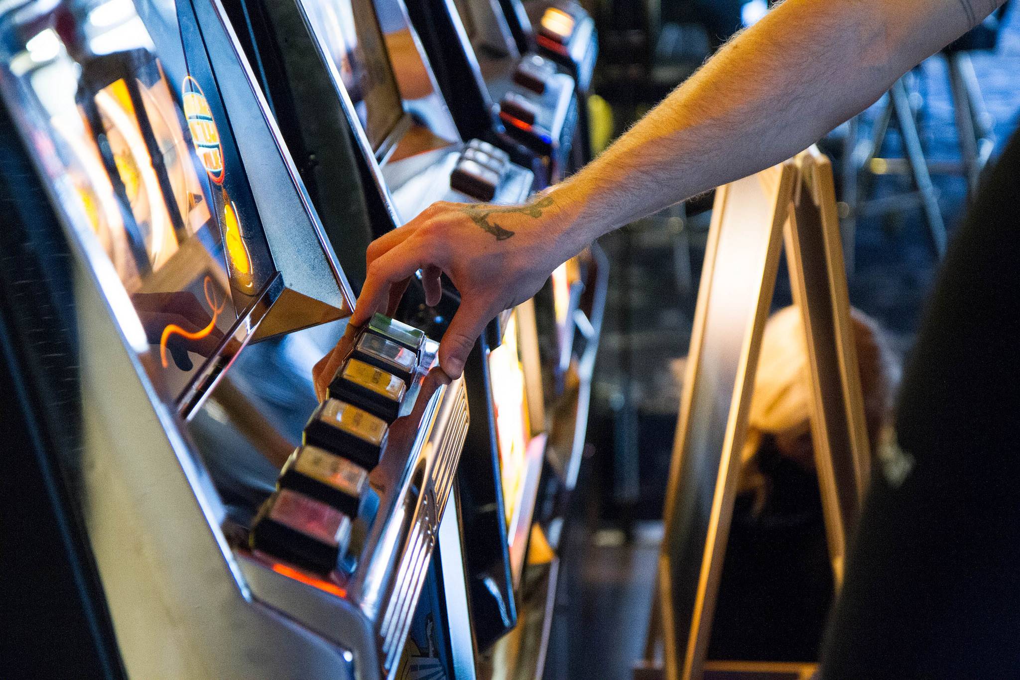 Slot machines get Aussies hooked on gambling