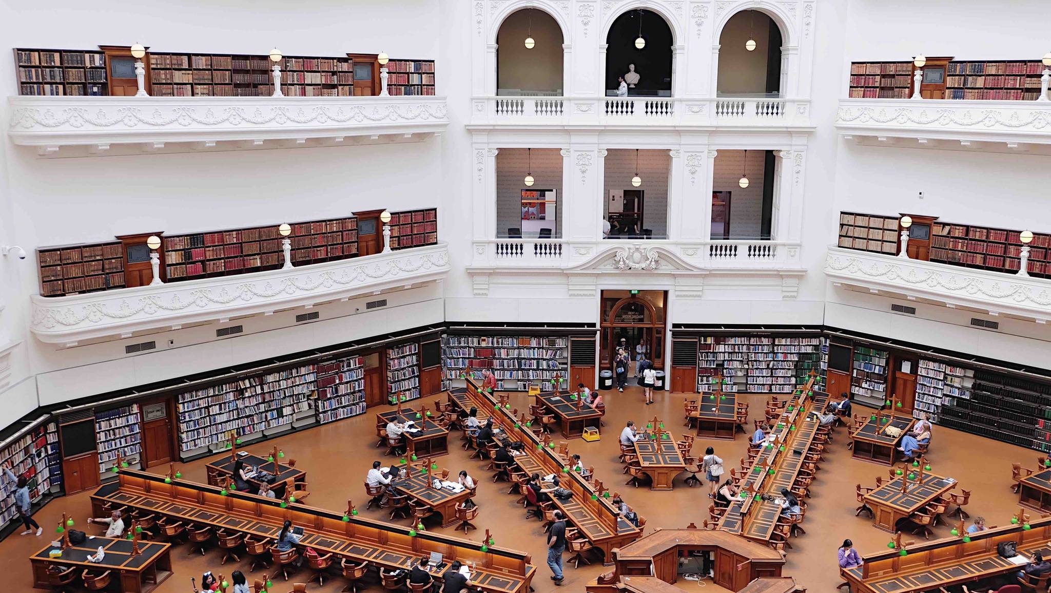 American Gen Yers use public libraries the most