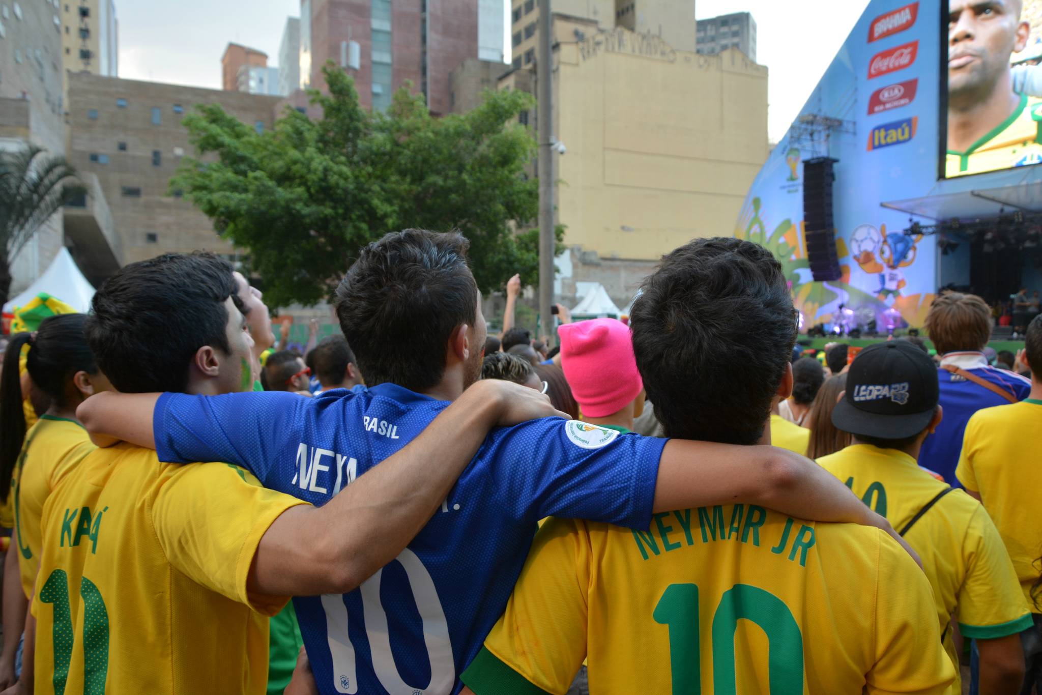 Foot-Trade gives back to Brazilian football fans