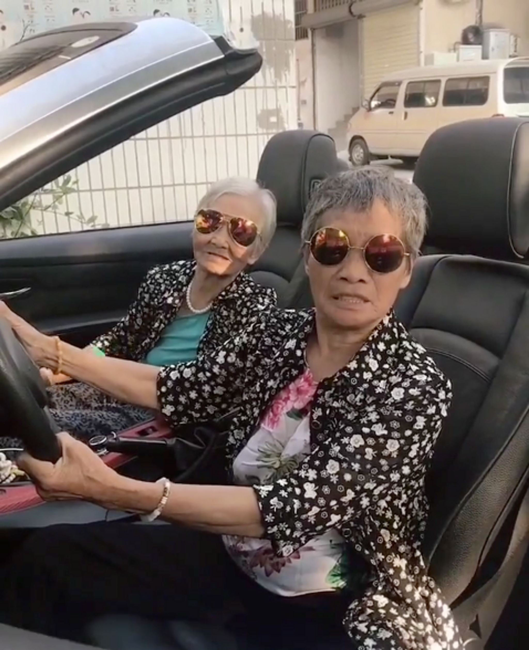 Live-streaming grannies advise China’s young women