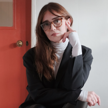  Leila McGlew