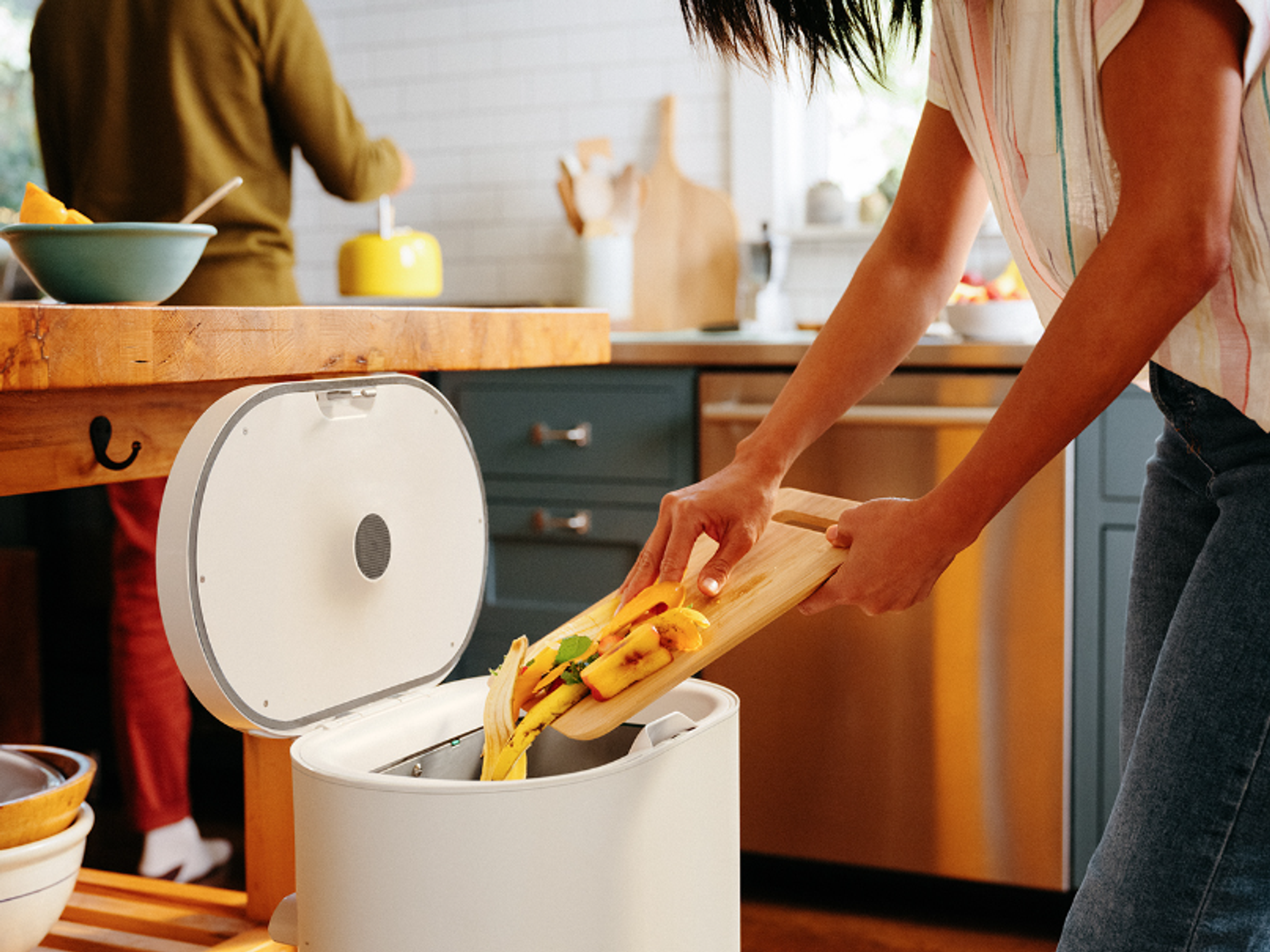 Odorless Mill bin makes home composting an easy eco-win