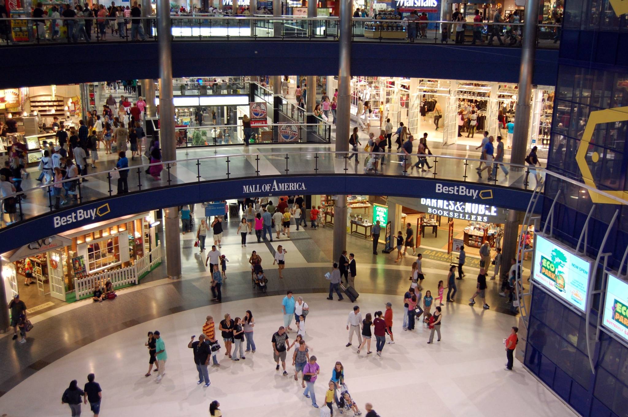 Shazam moves into shopping malls