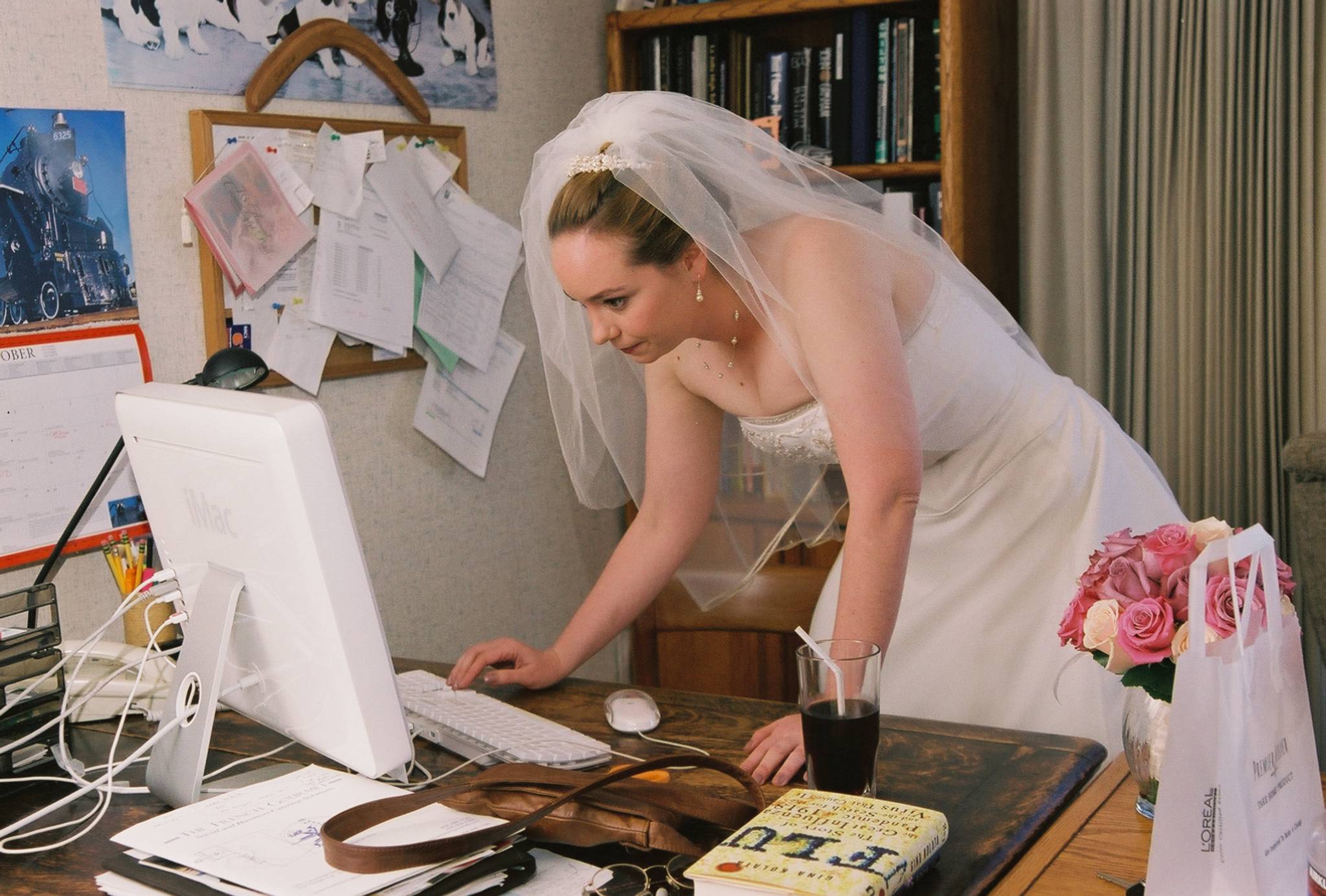 Group shopping online wins big with brides