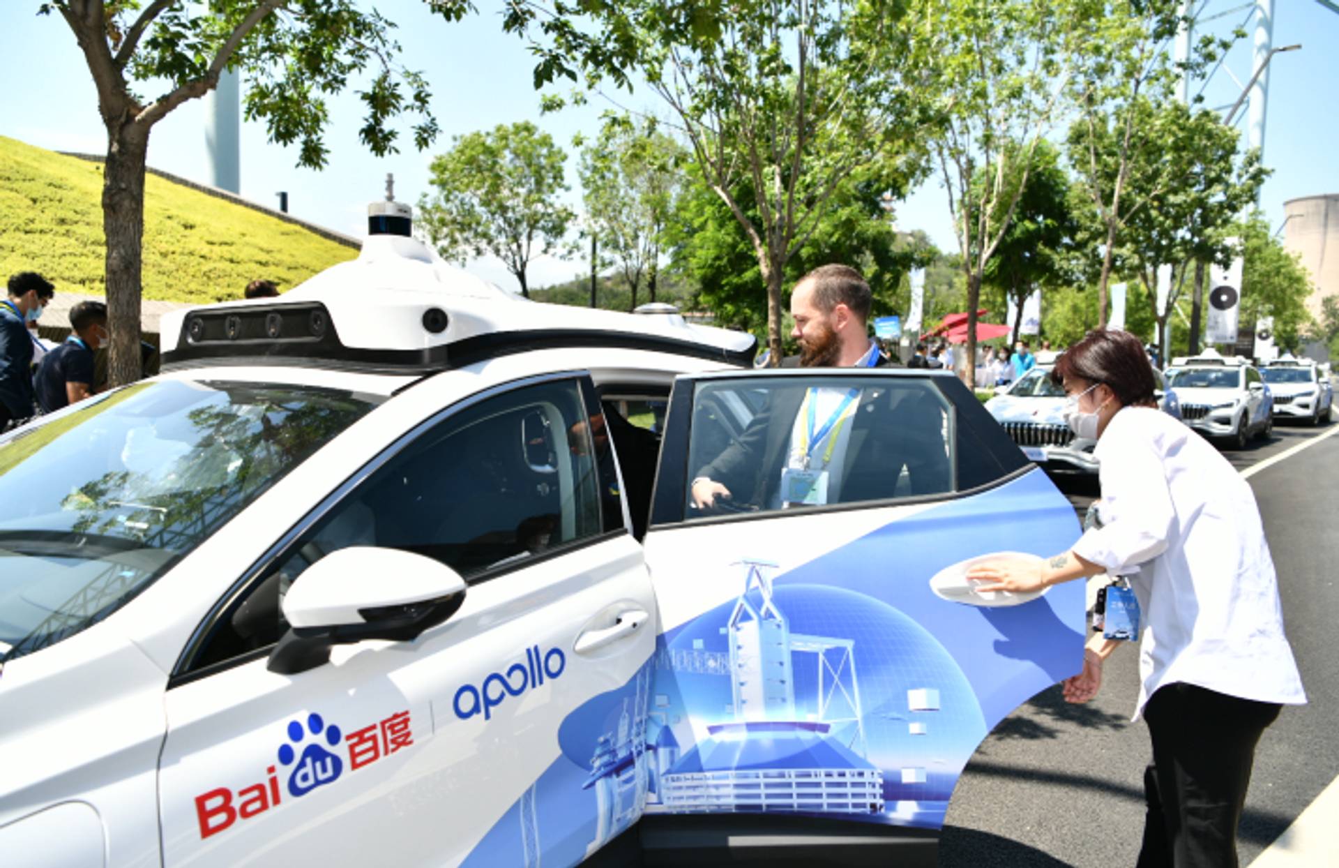 Baidu robotaxis rekindle desire for ride-hailing