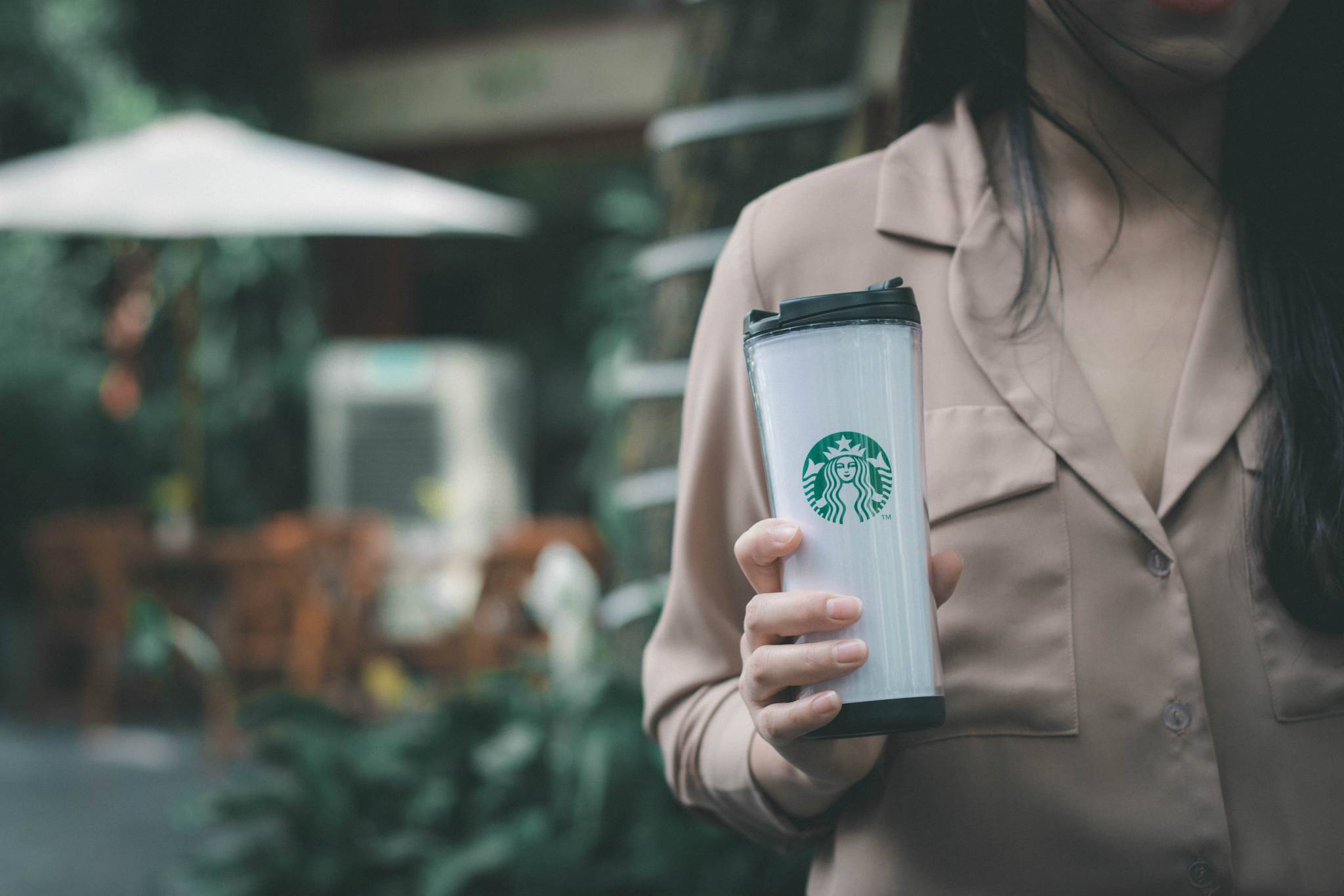 Starbucks and Uber Eats reach coffee lovers at home