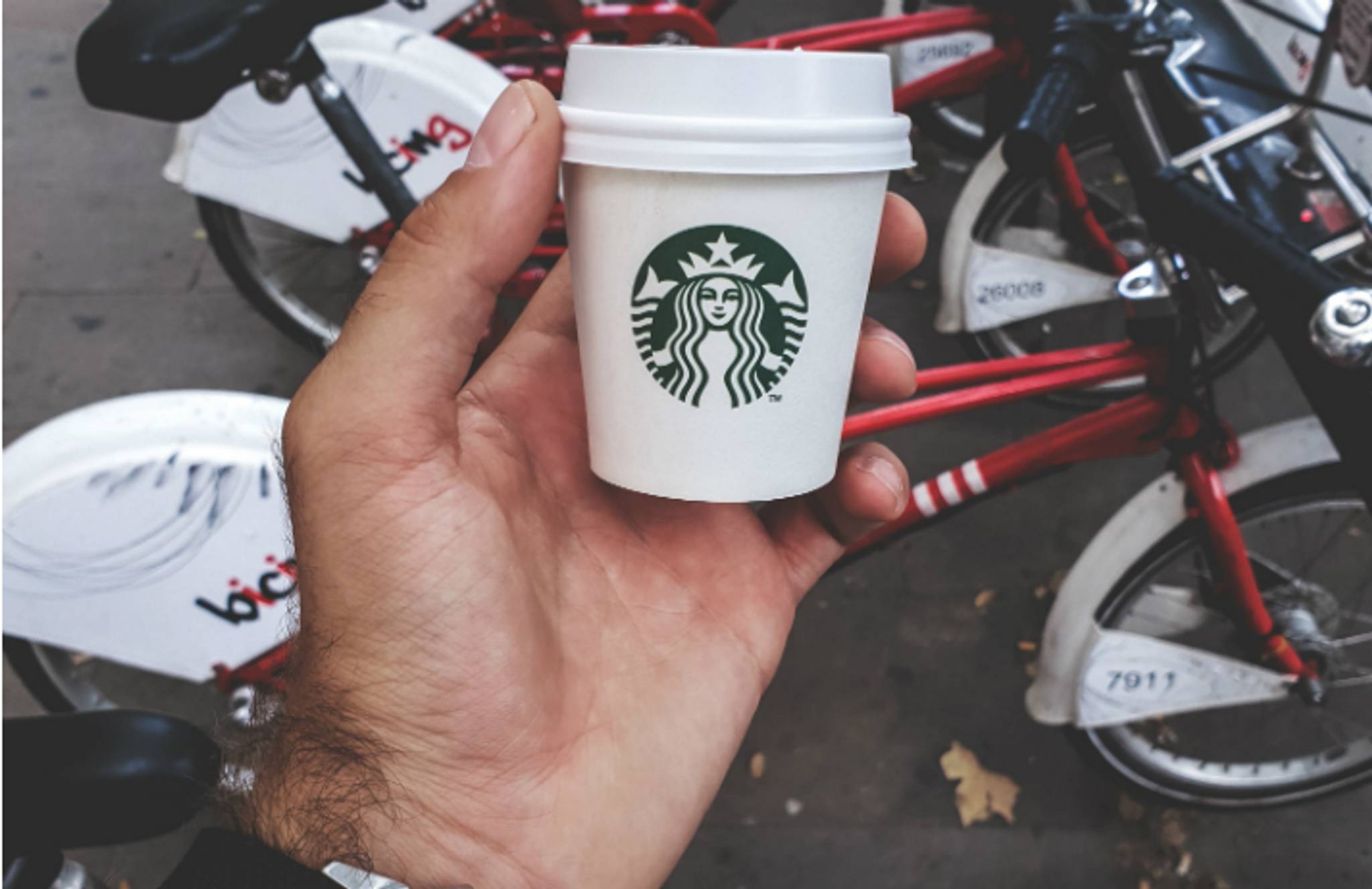 Starbucks’ plastic-free cups simplify recycling