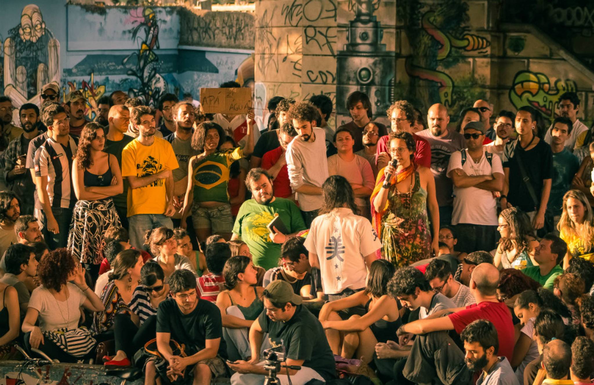 Brazilians lose trust in social media for organising