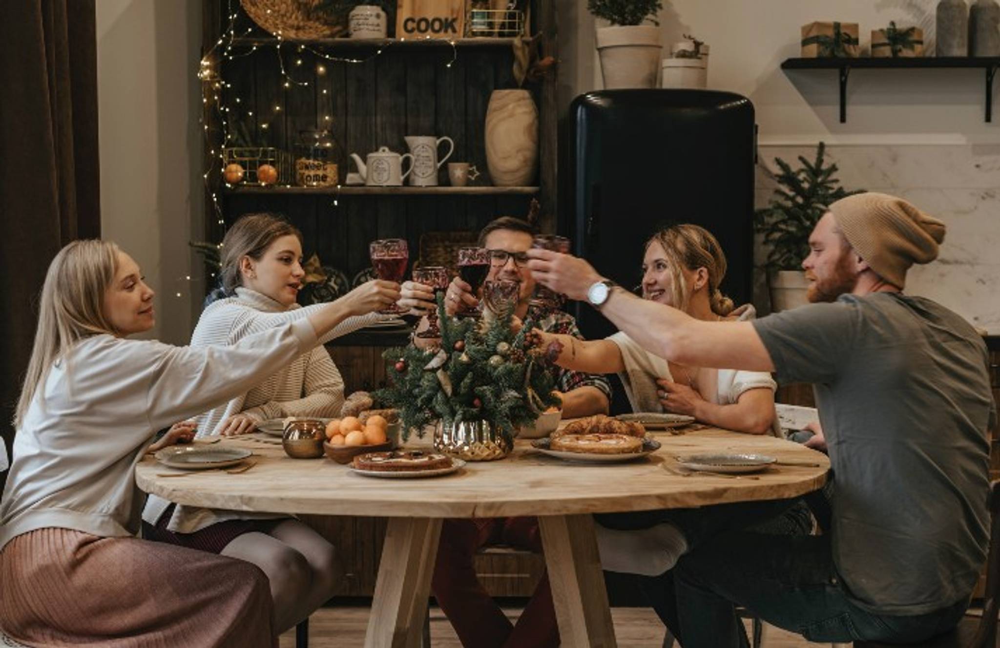 Americans look to food and drink for 2021 holiday joy