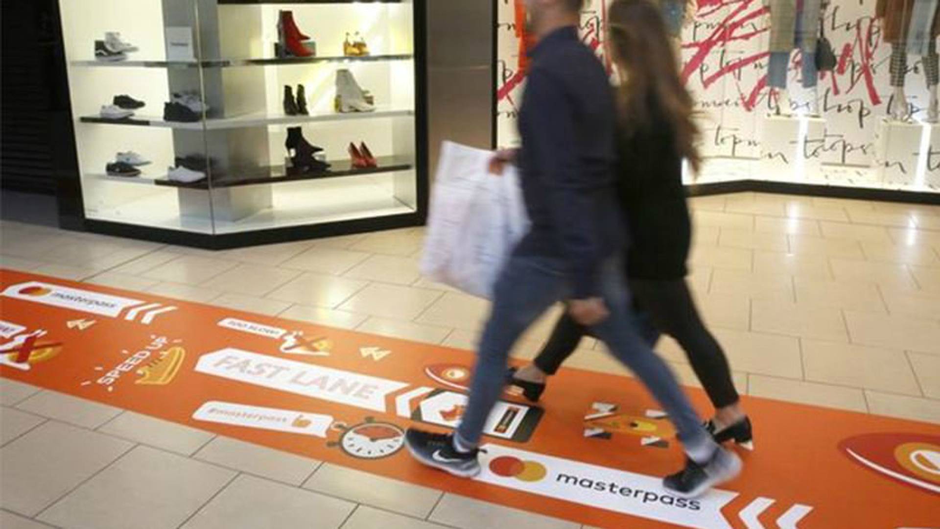 Lakeside has 'fast lanes' for shoppers in a hurry