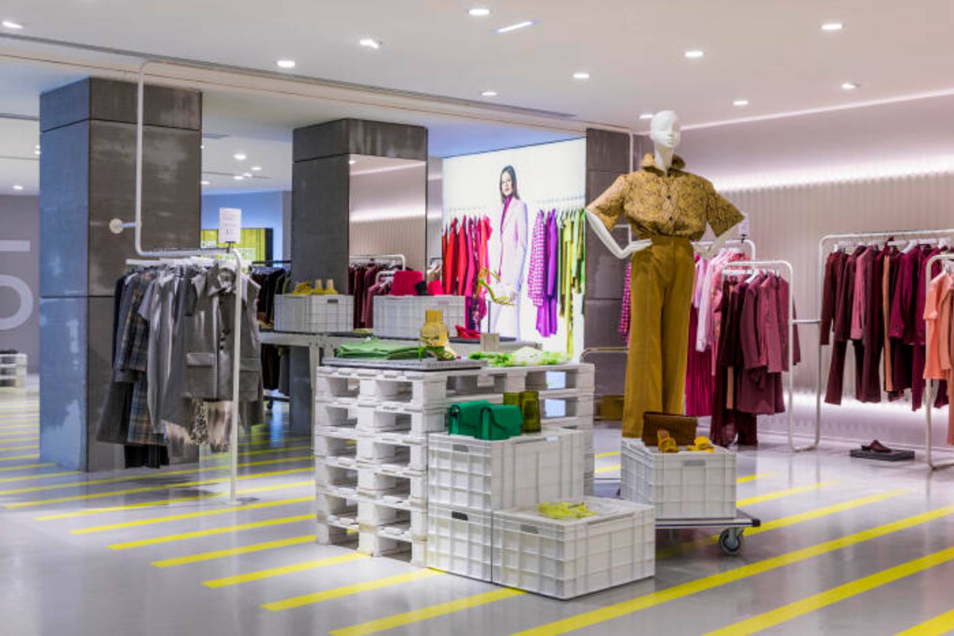 Parisian stores aim to make luxury accessible again