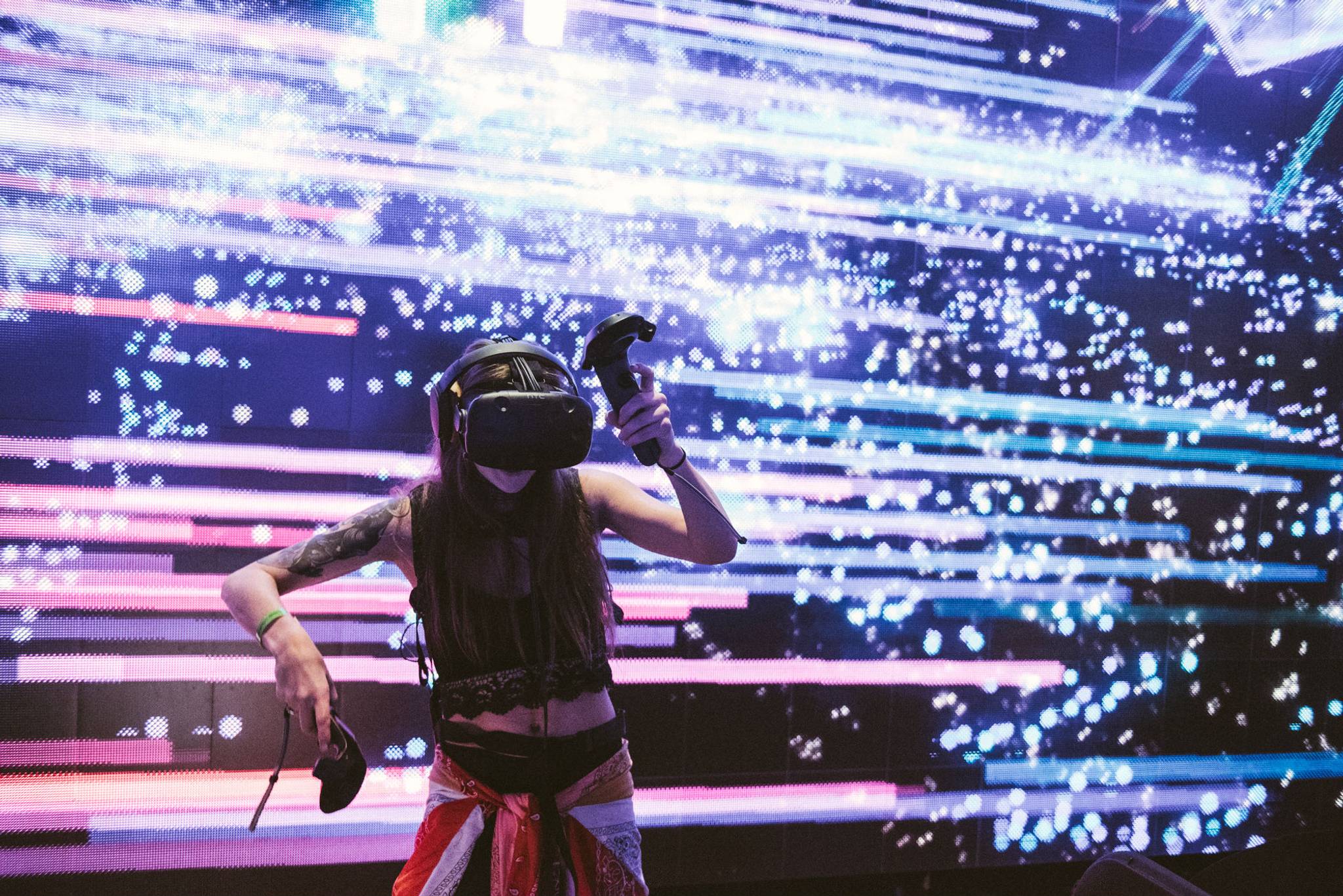 TheWaveVR: bringing live music to living rooms