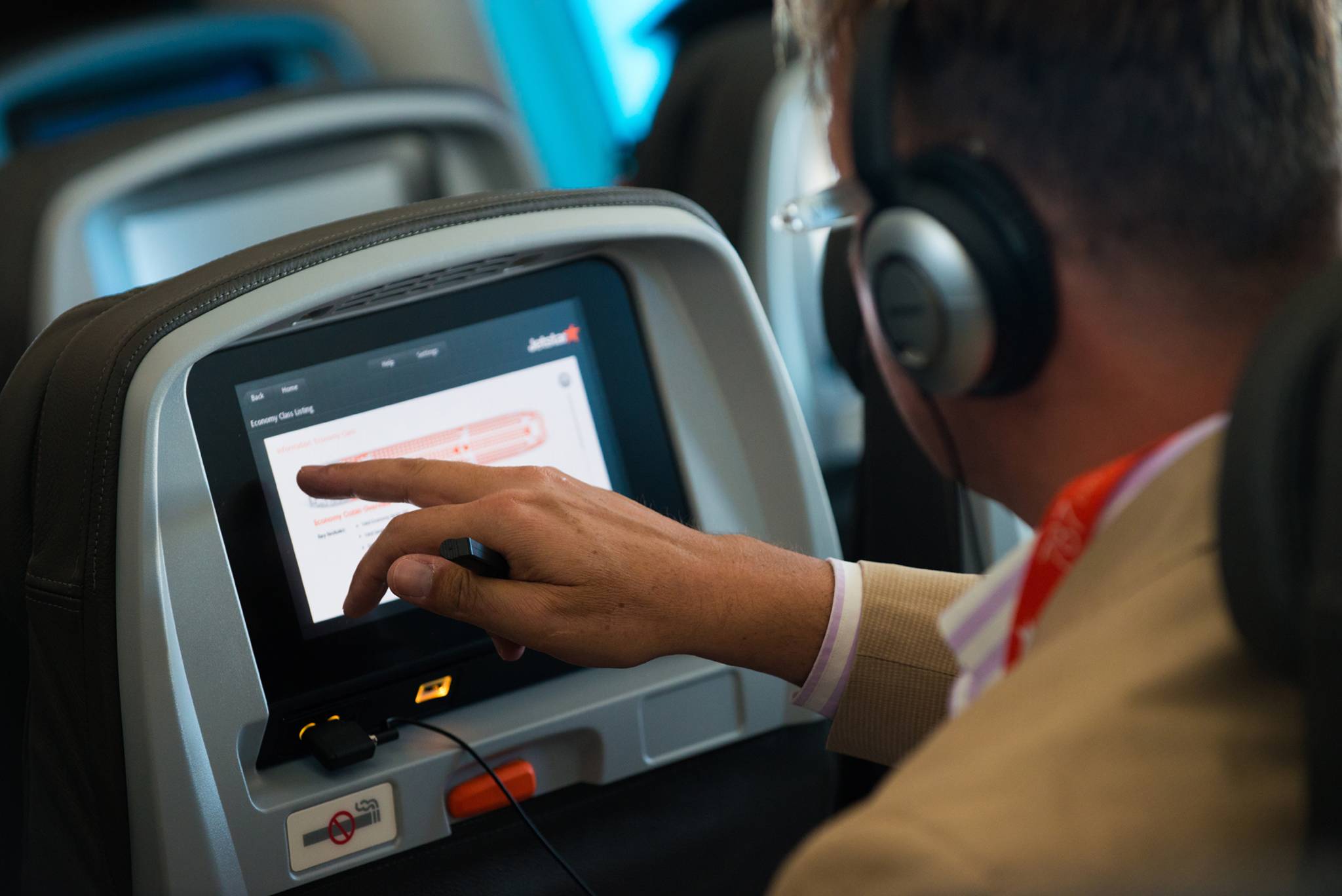 American Airlines is scrapping seat-back screens