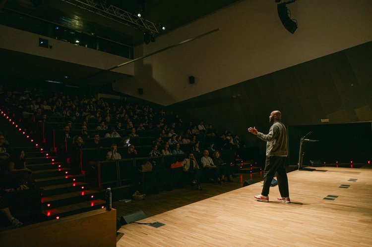 54162528432_c6454ecc18_h