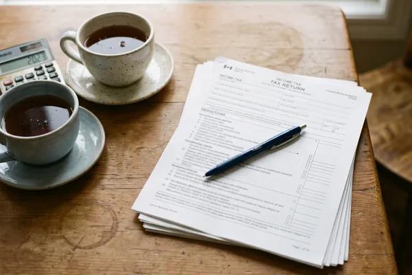 Pension Income Splitting in Canada: How Retired Couples Pay Less Tax
