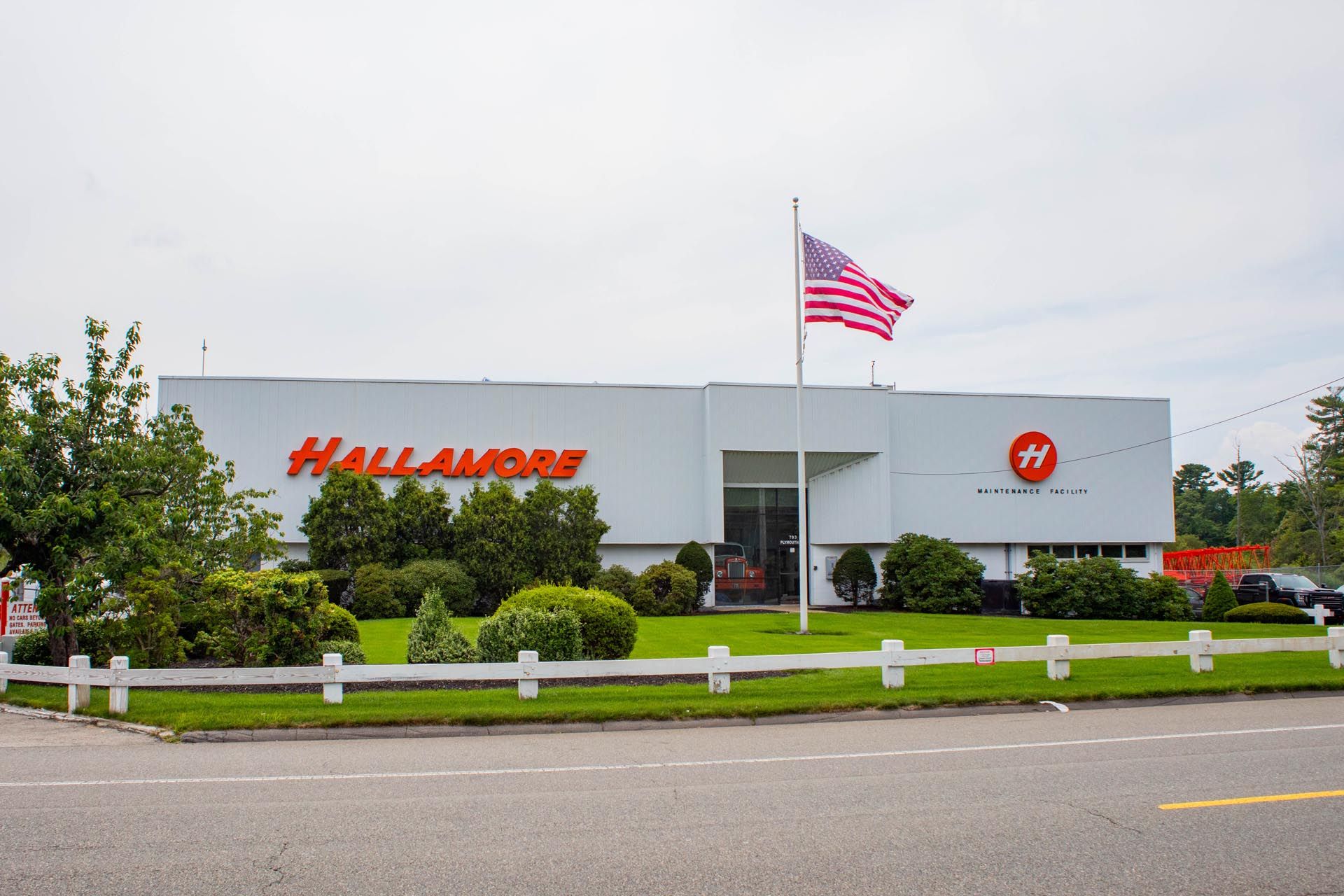 Hallamore Co. provides commercial crane, rigging, trucking, and 3PL warehousing solutions.