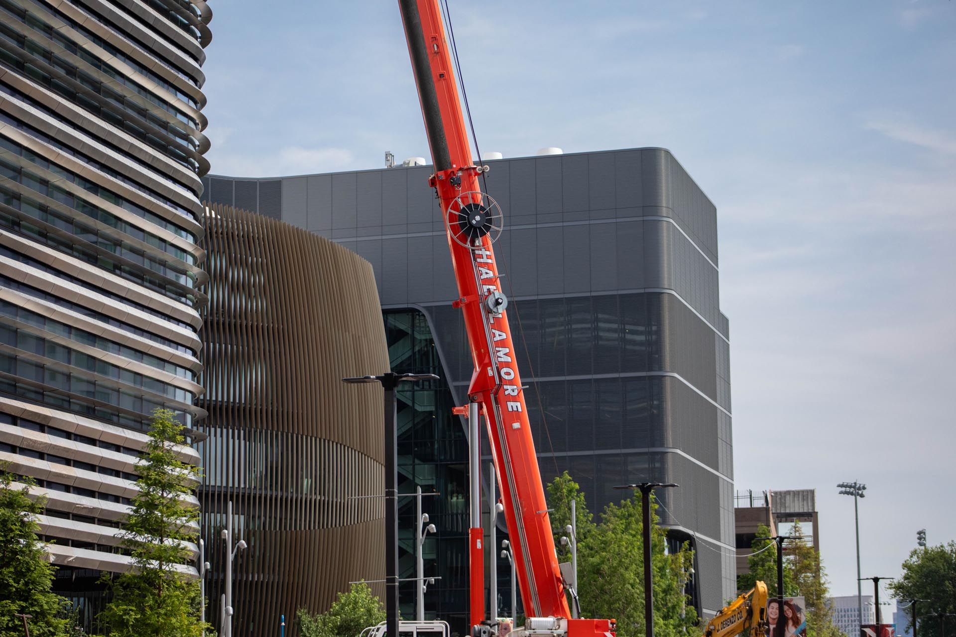 Hallamore Corporation is a crane company offering commercial crane services.