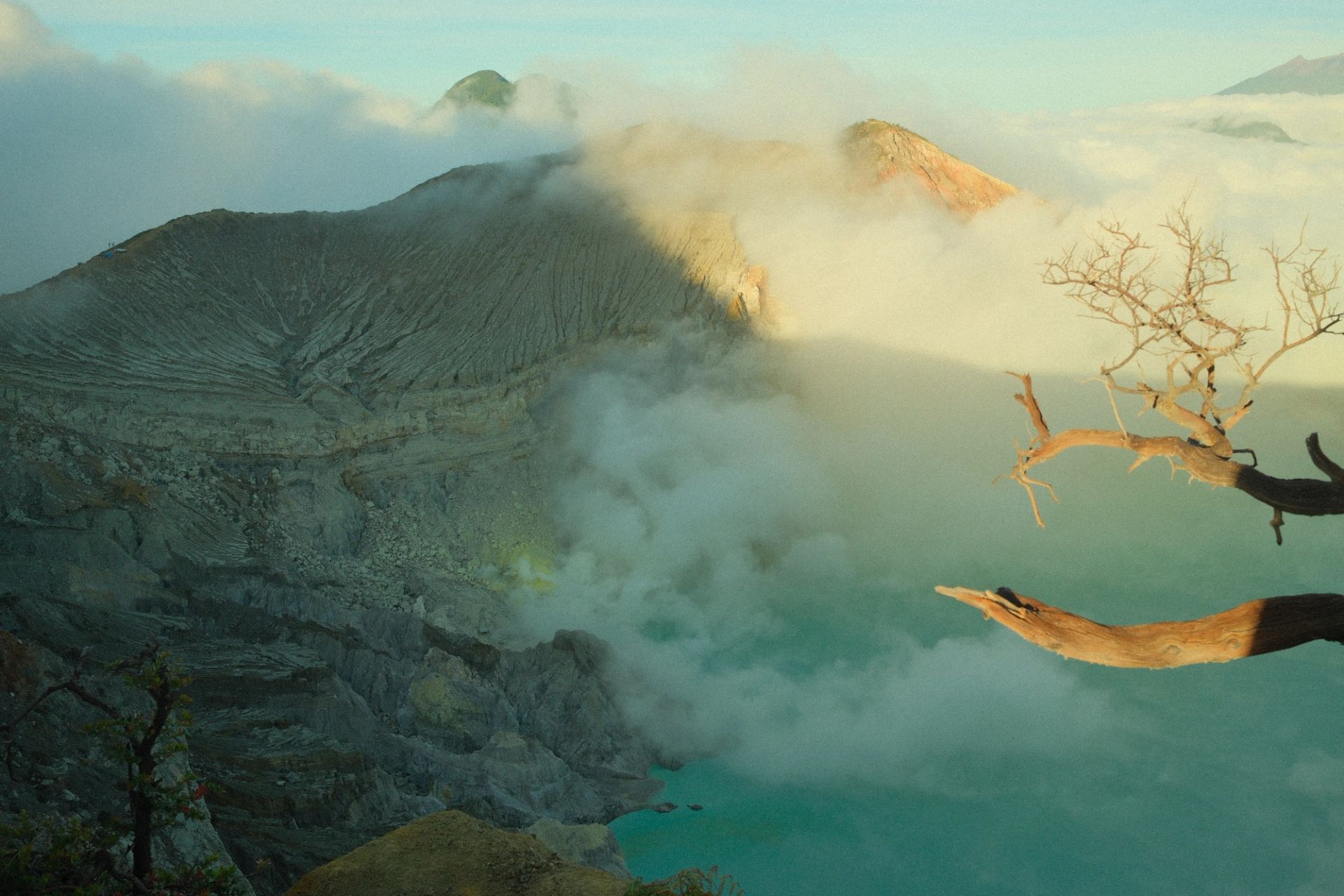From the Sea of Sand to the Sulphur Mine photo 5