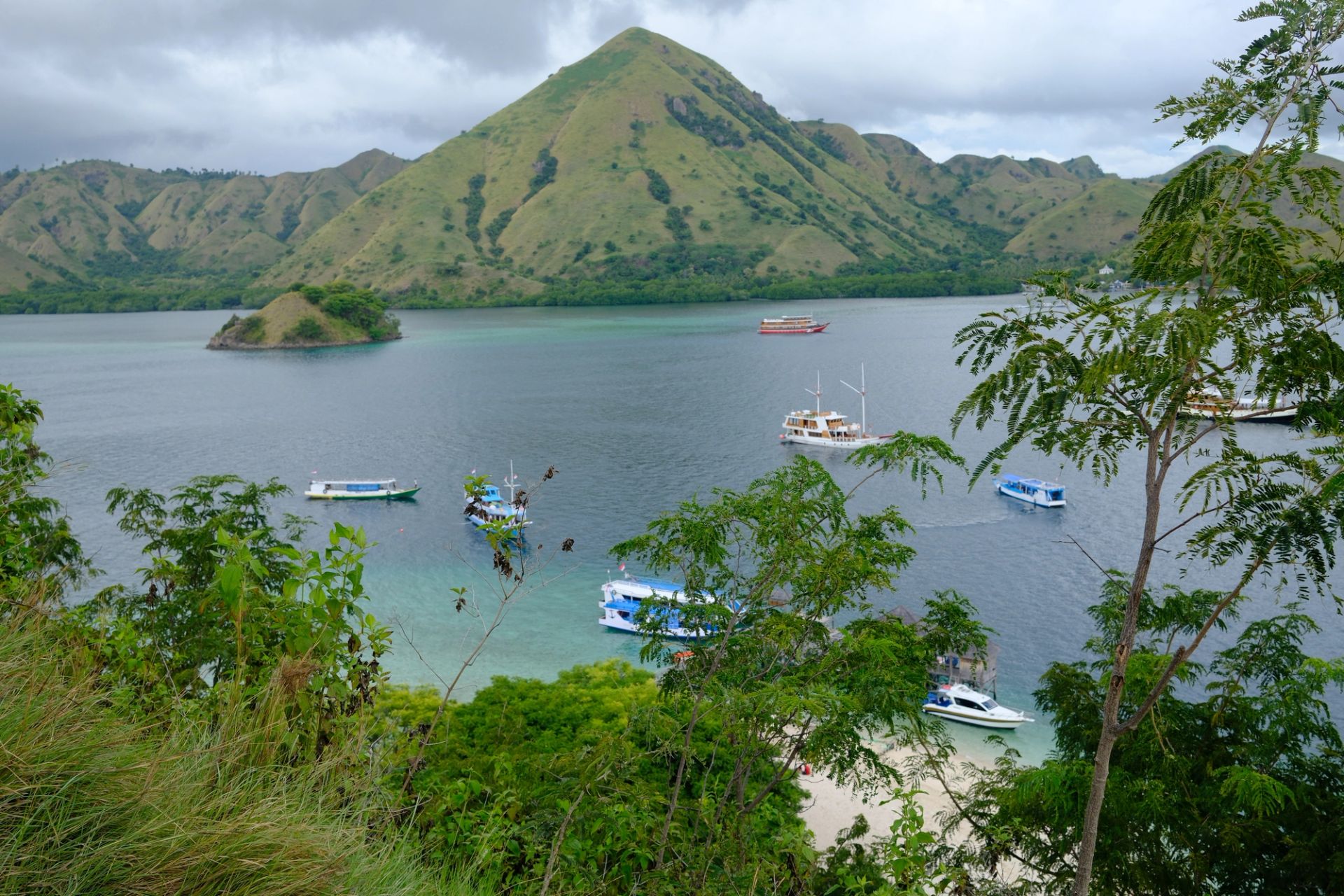 Three Days on a Phinisi: Komodo National Park by Boat photo 5