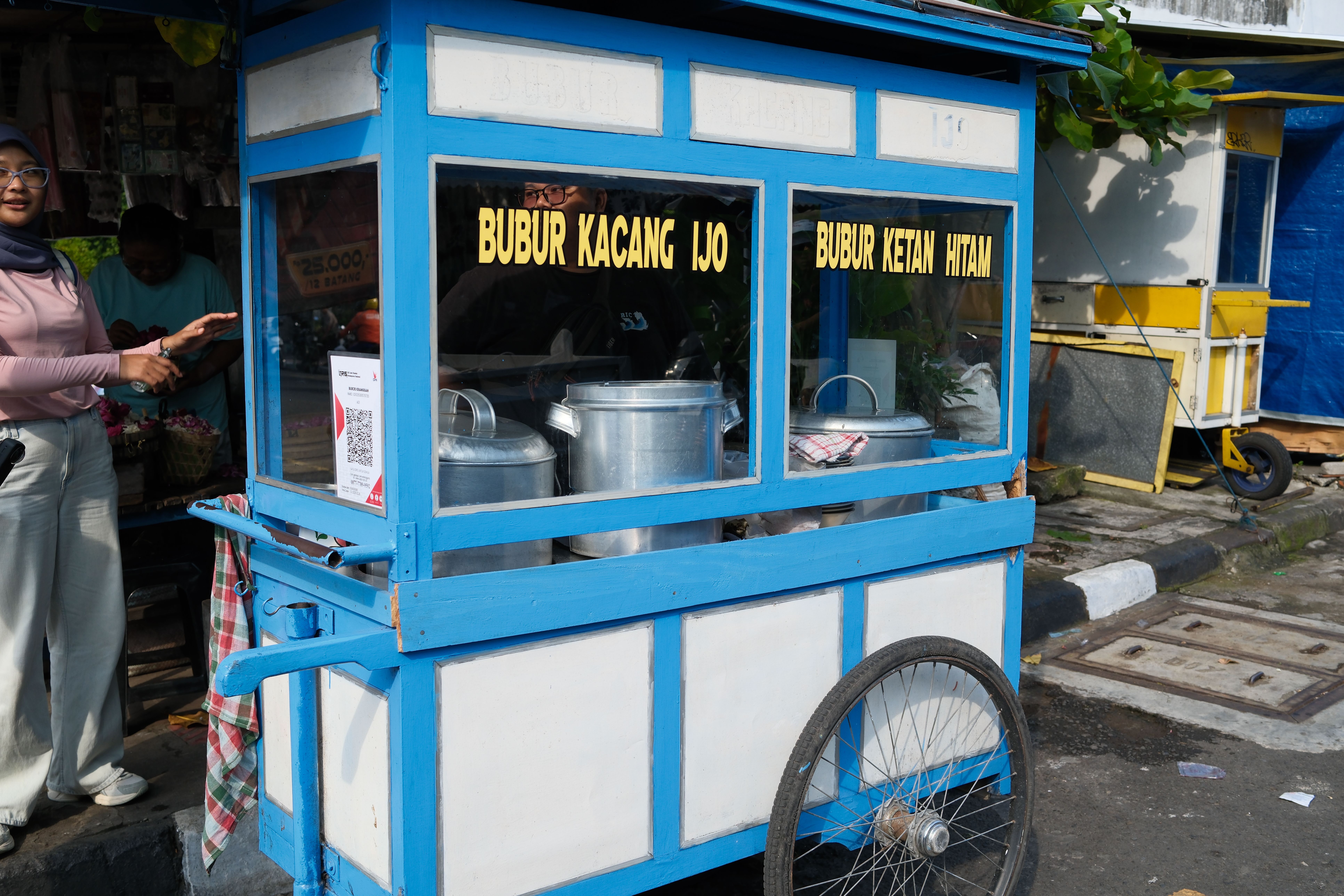 Een Iesedag zu Yogyakarta: eemol virun der Hëtzt, eemol duerno