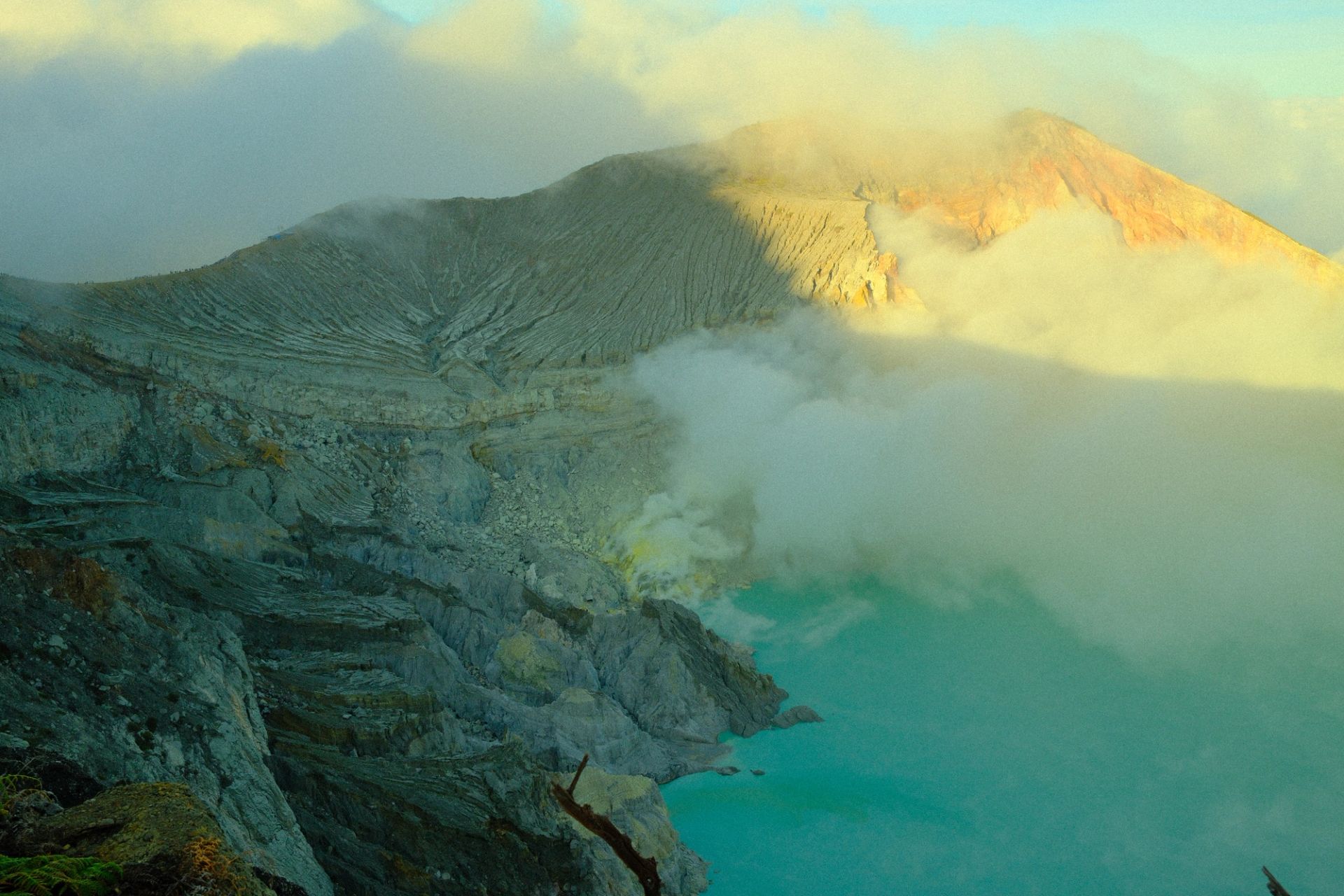 Mount Ijen, Before Sunrise