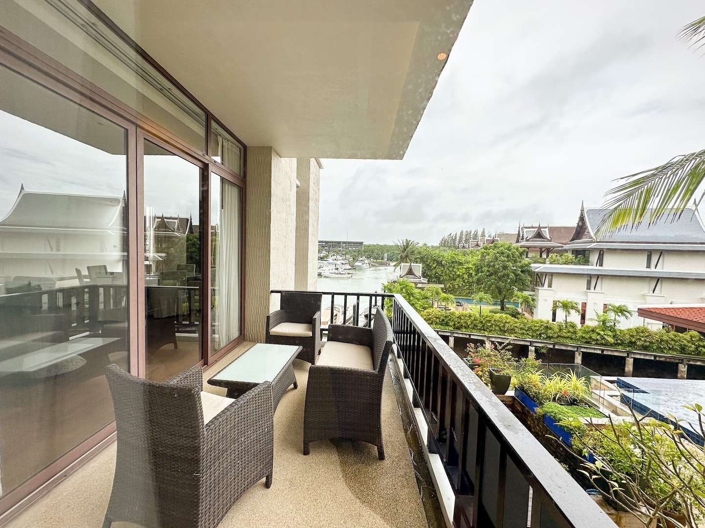 3-bedrooms apartment For Sale in Ko Kaeo 169 m2 main image