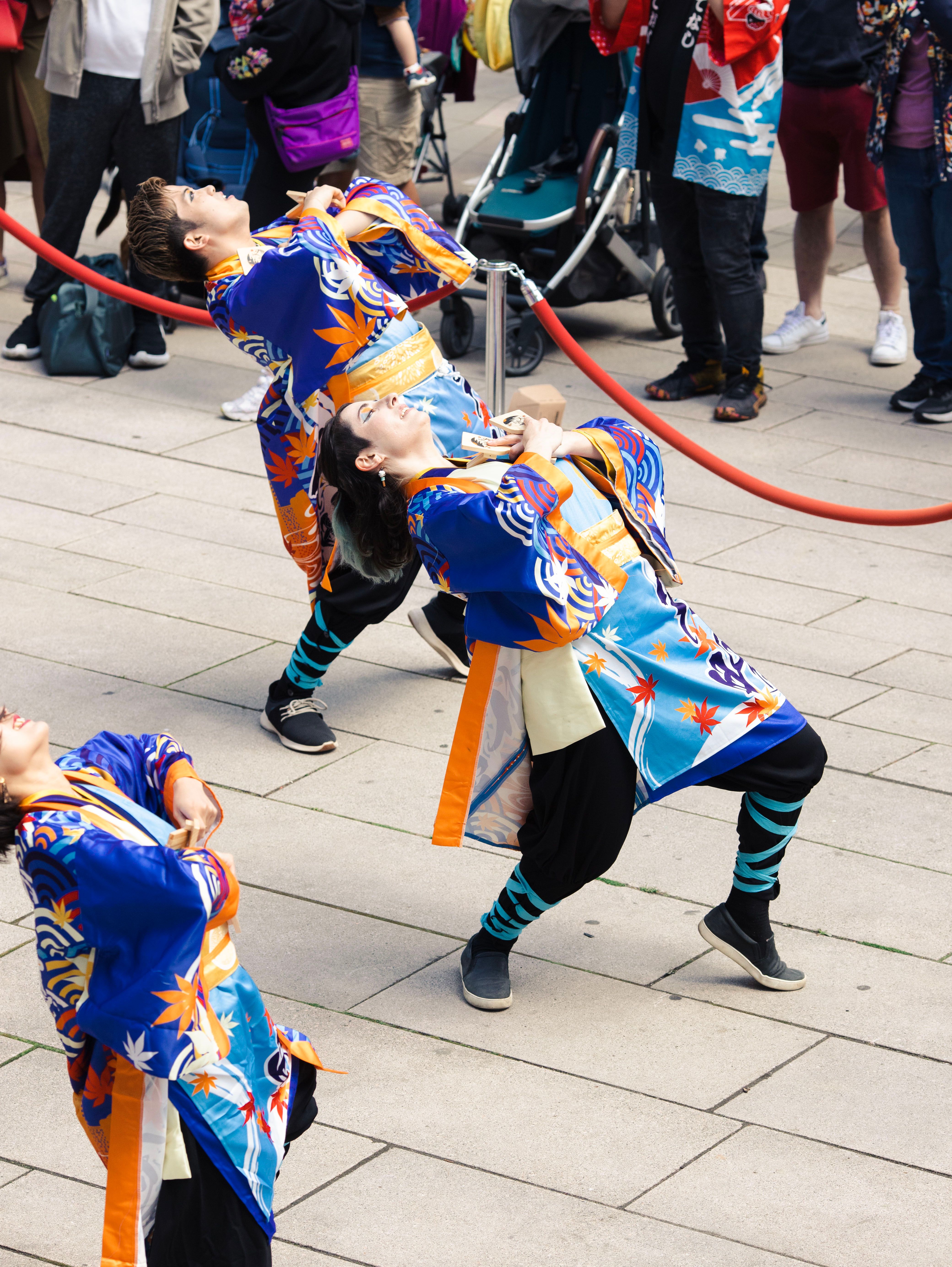 Dez performing [credit: @cameragirl_natyo]