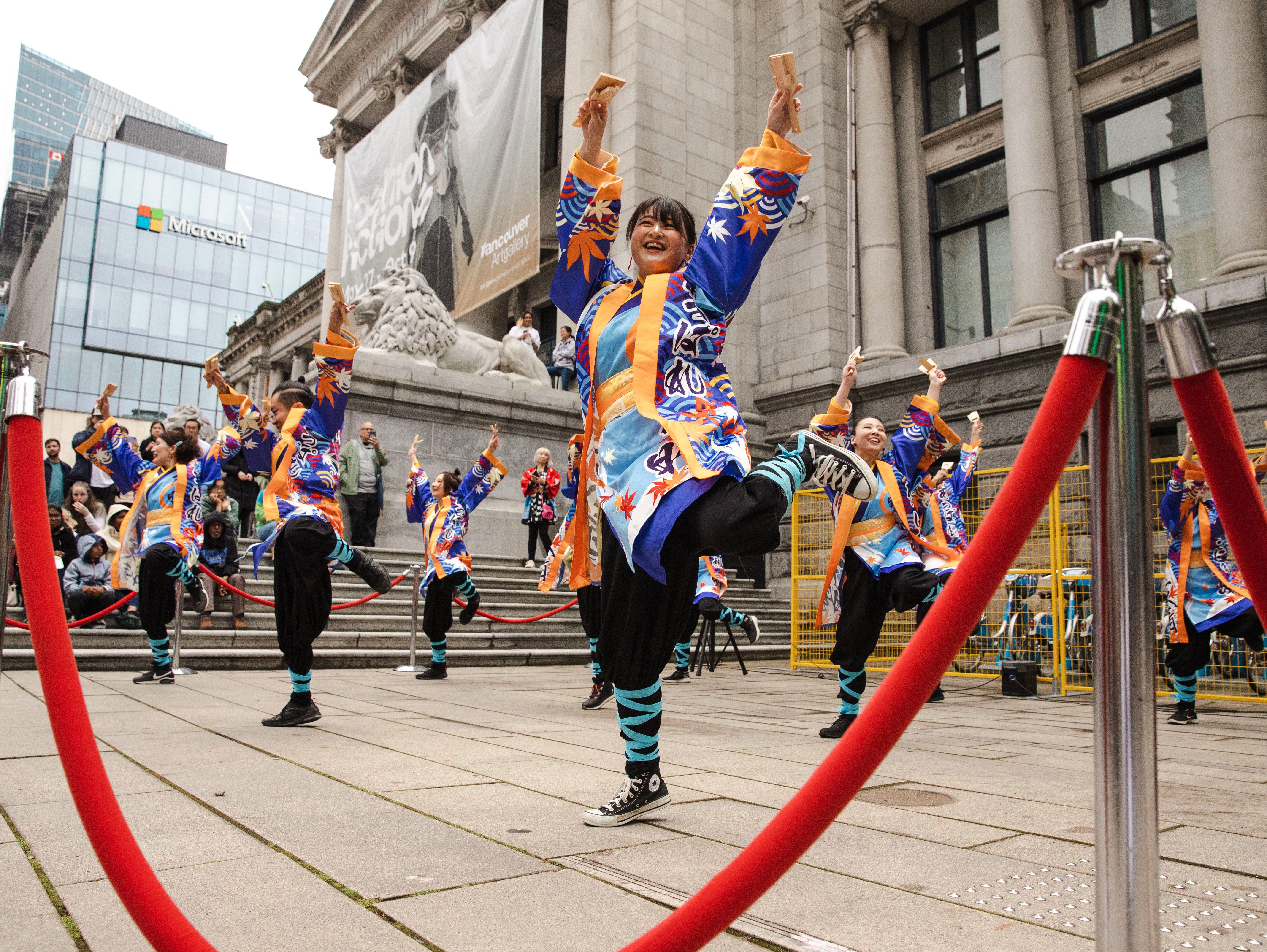 Yosakoi member Rena [credit: @cameragirl_natyo]