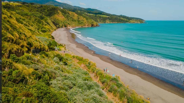 Raglan surf beach