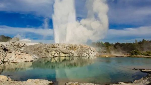 Pohutu Geyser