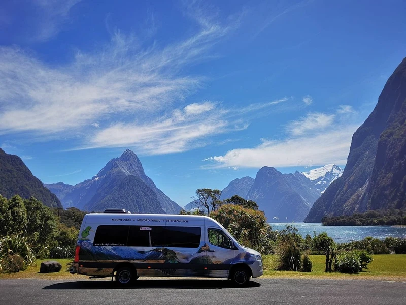Cheeky Kiwi Bus